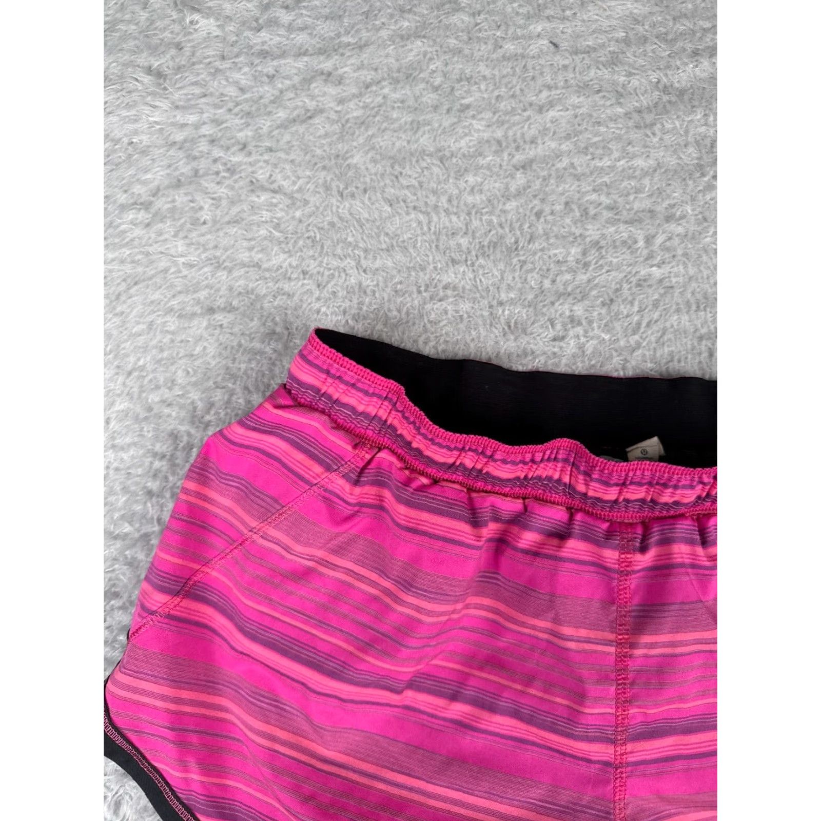 Lululemon Lululemon Shorts Women 6 Pink Run Roll Down Short Luxtreme Fabric 3" Gym W7647S Size 28" / US 6 / IT 42 - 4 Thumbnail