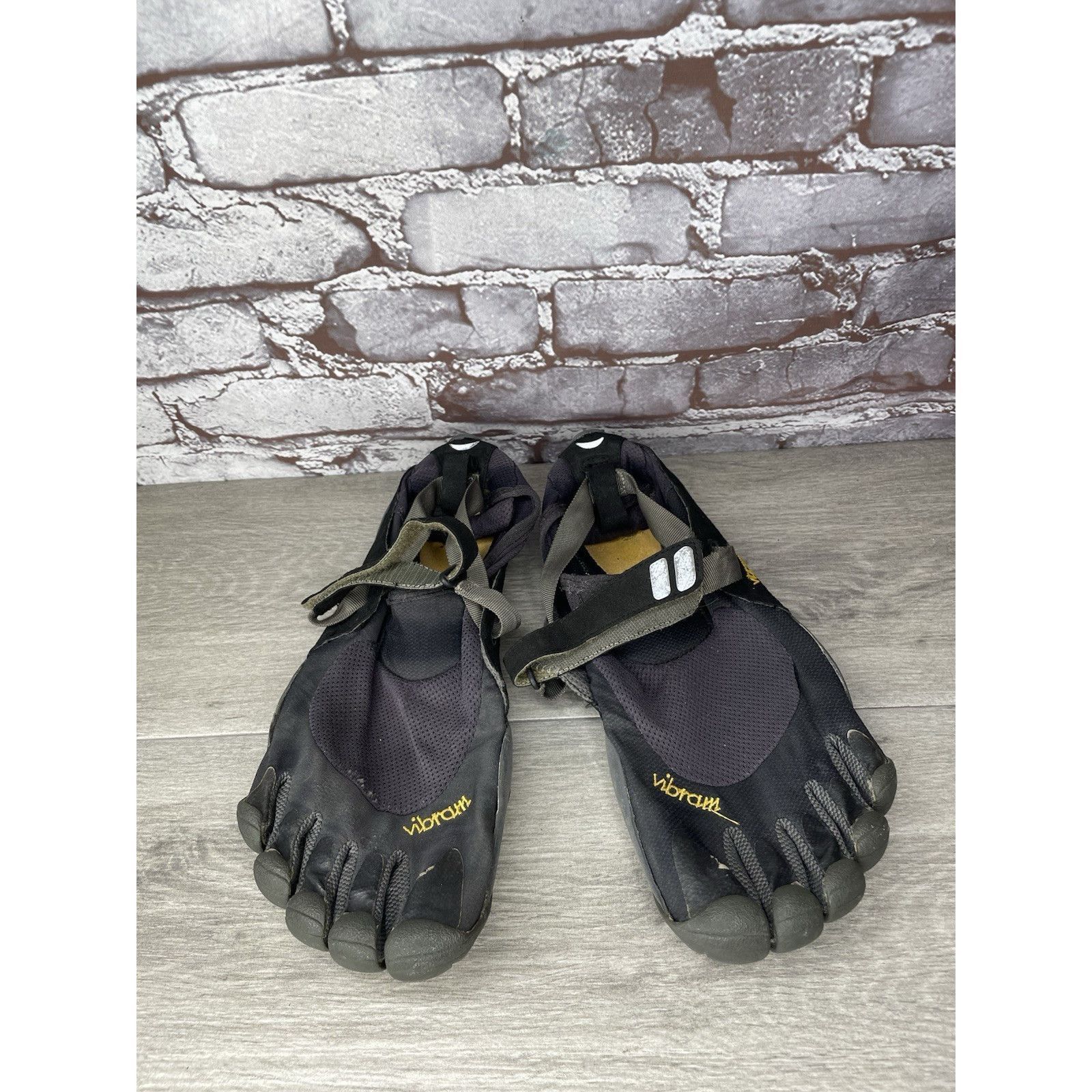 Vibram Vibram FiveFingers Black Synthetic Barefoot Running Shoes Me Size US 13 / EU 46 - 13 Thumbnail