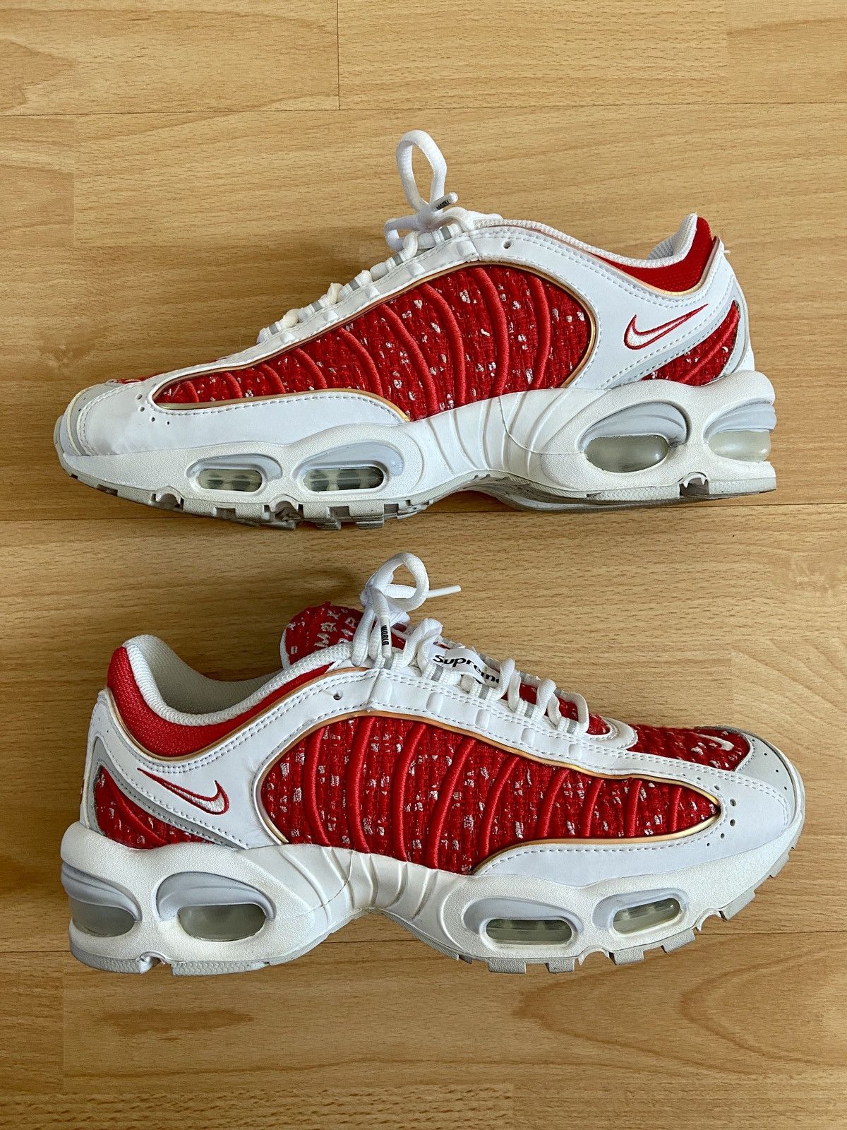 Nike × Supreme Supreme x Air Max Tailwind 4 ‘University Red’ Size US 9 / EU 42 - 2 Thumbnail