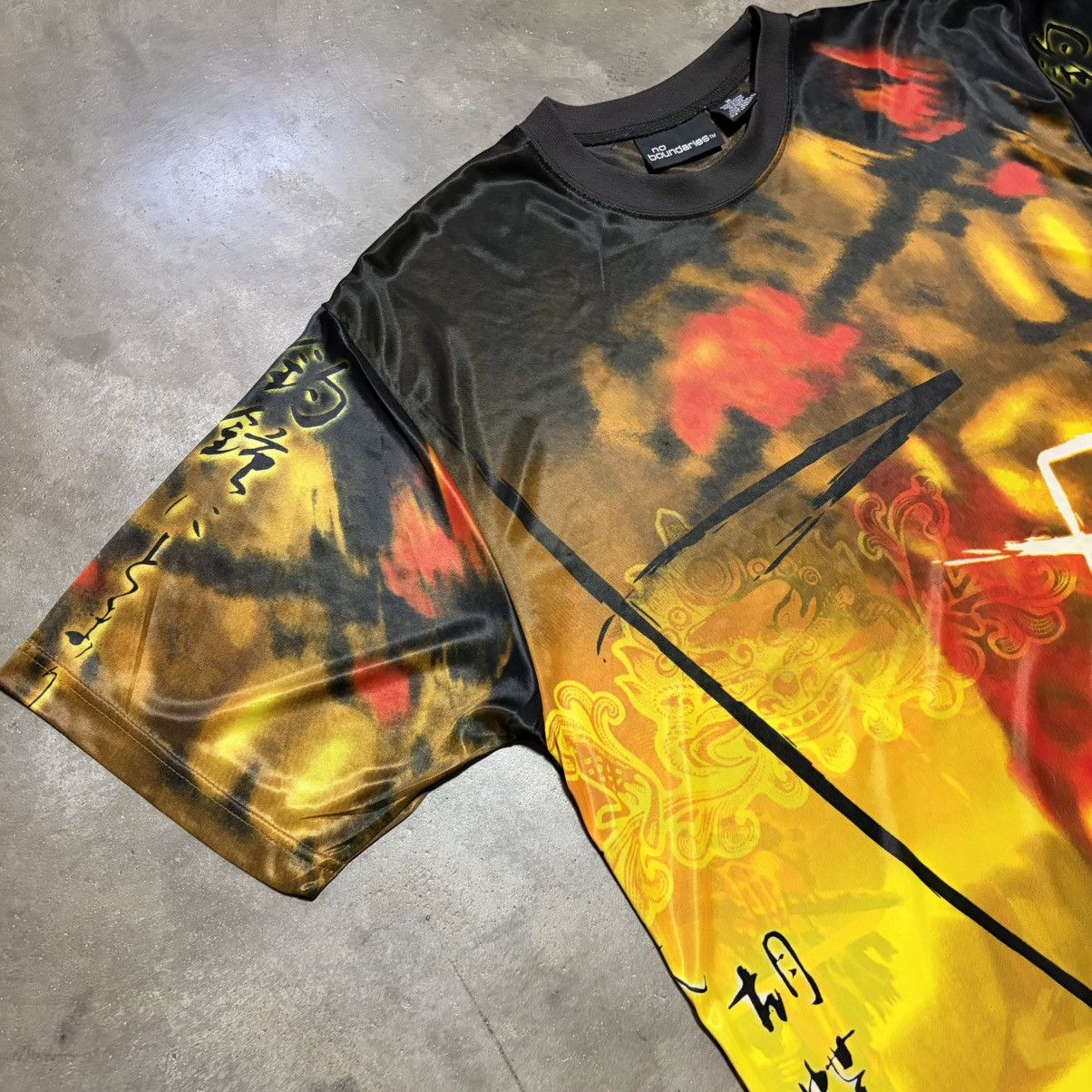 Vintage Vintage Y2K No Boundaries Samurai T shirt Anime AOP Skater Size US M / EU 48-50 / 2 - 8 Thumbnail