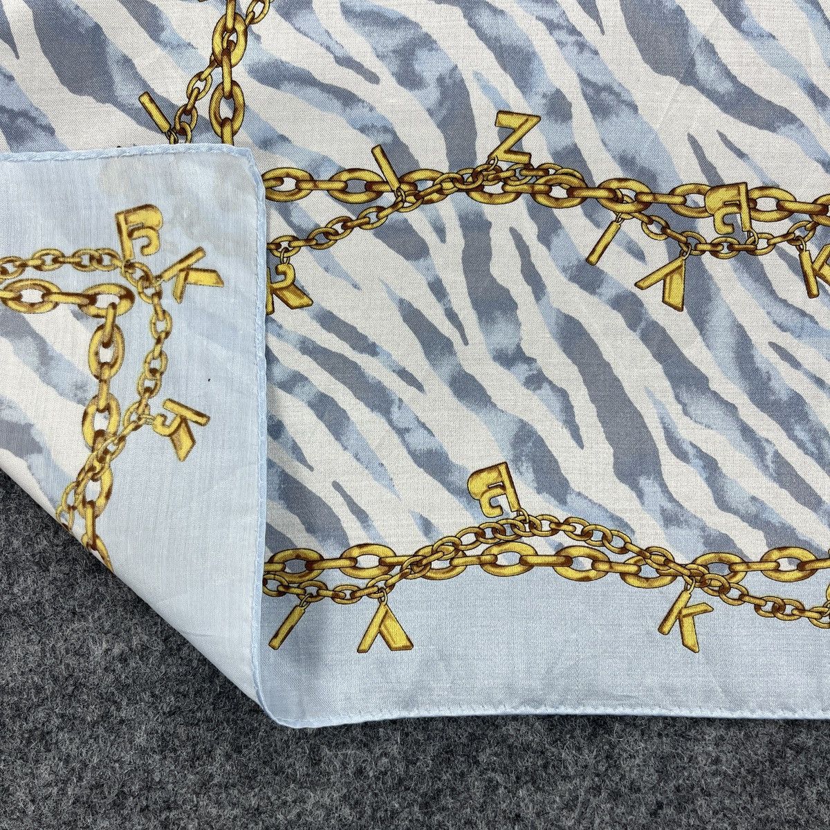 Krizia Uomo Krizia Handkerchief / Neckerchief / Headscarf B1772 Size ONE SIZE - 3 Thumbnail