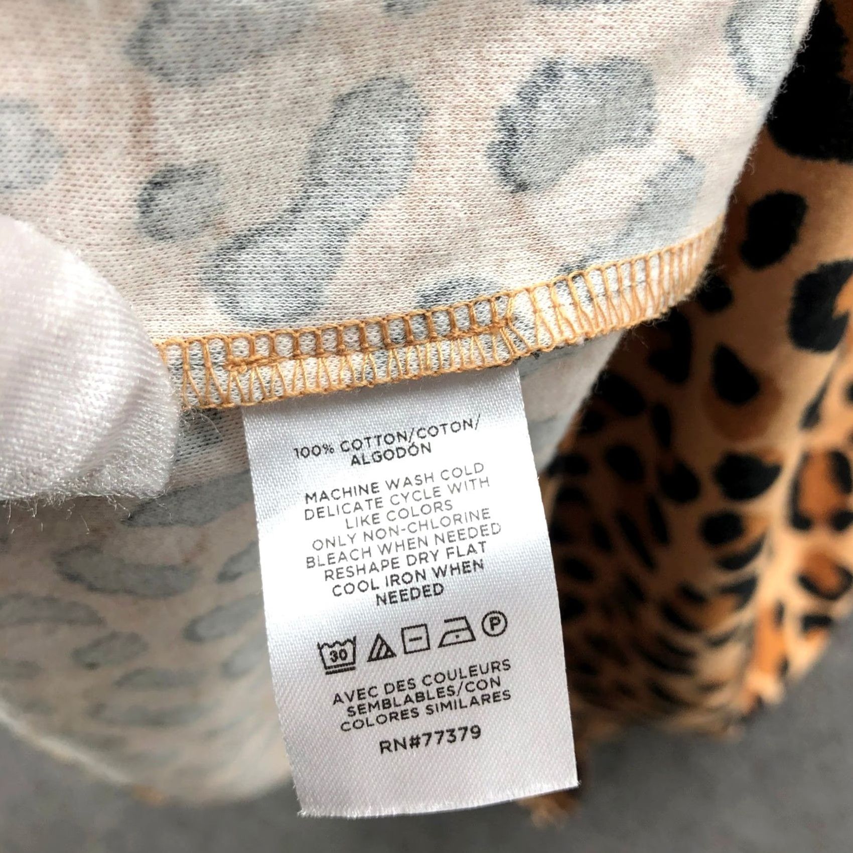 Ann Taylor Ann Taylor Mock Neck Long Sleeve T-Shirt Womens L Tan Leopard Print Cotton Size L / US 10 / IT 46 - 6 Thumbnail