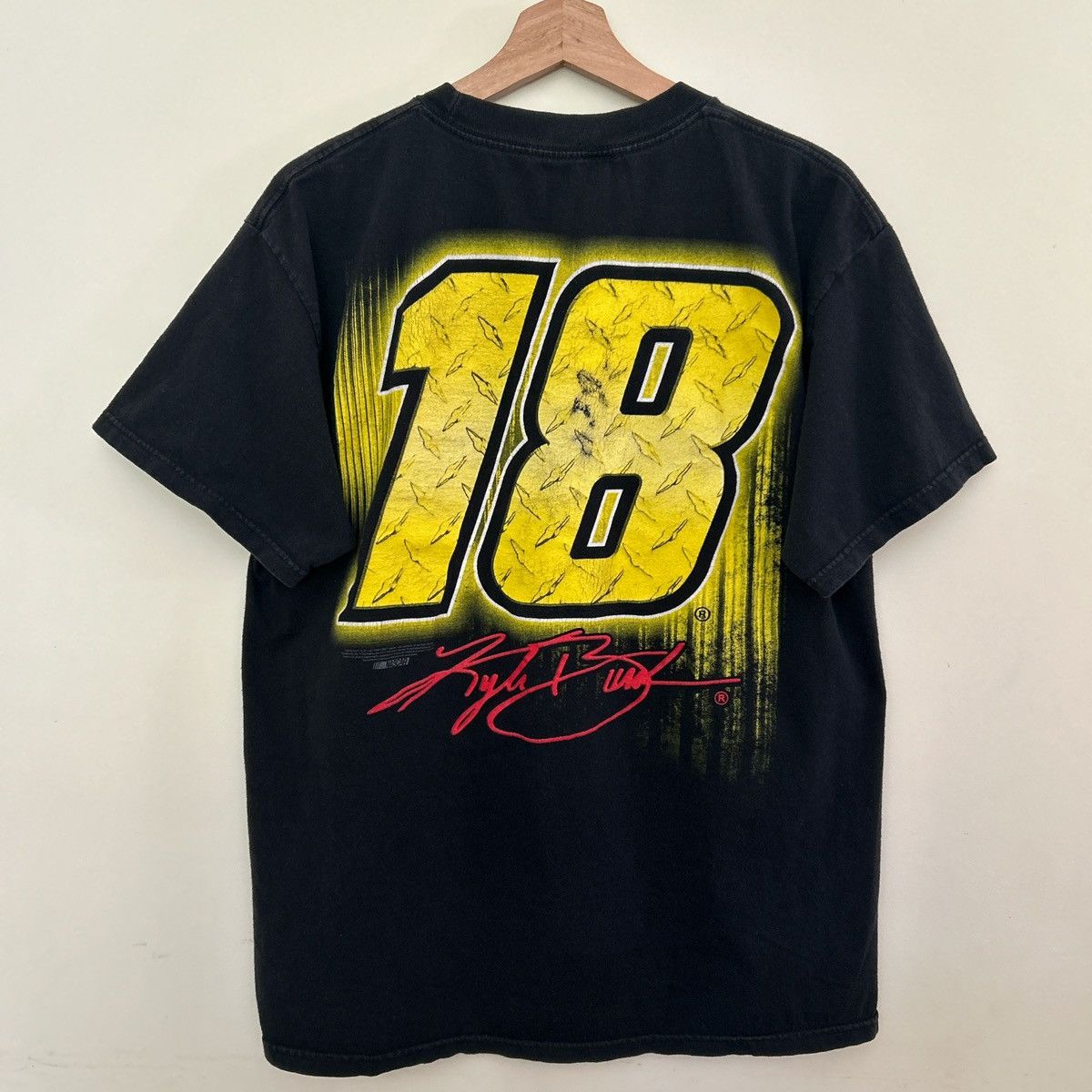 NASCAR Vintage 2011 Kyle Busch M&M Nascar Tee Size US L / EU 52-54 / 3 - 2 Thumbnail