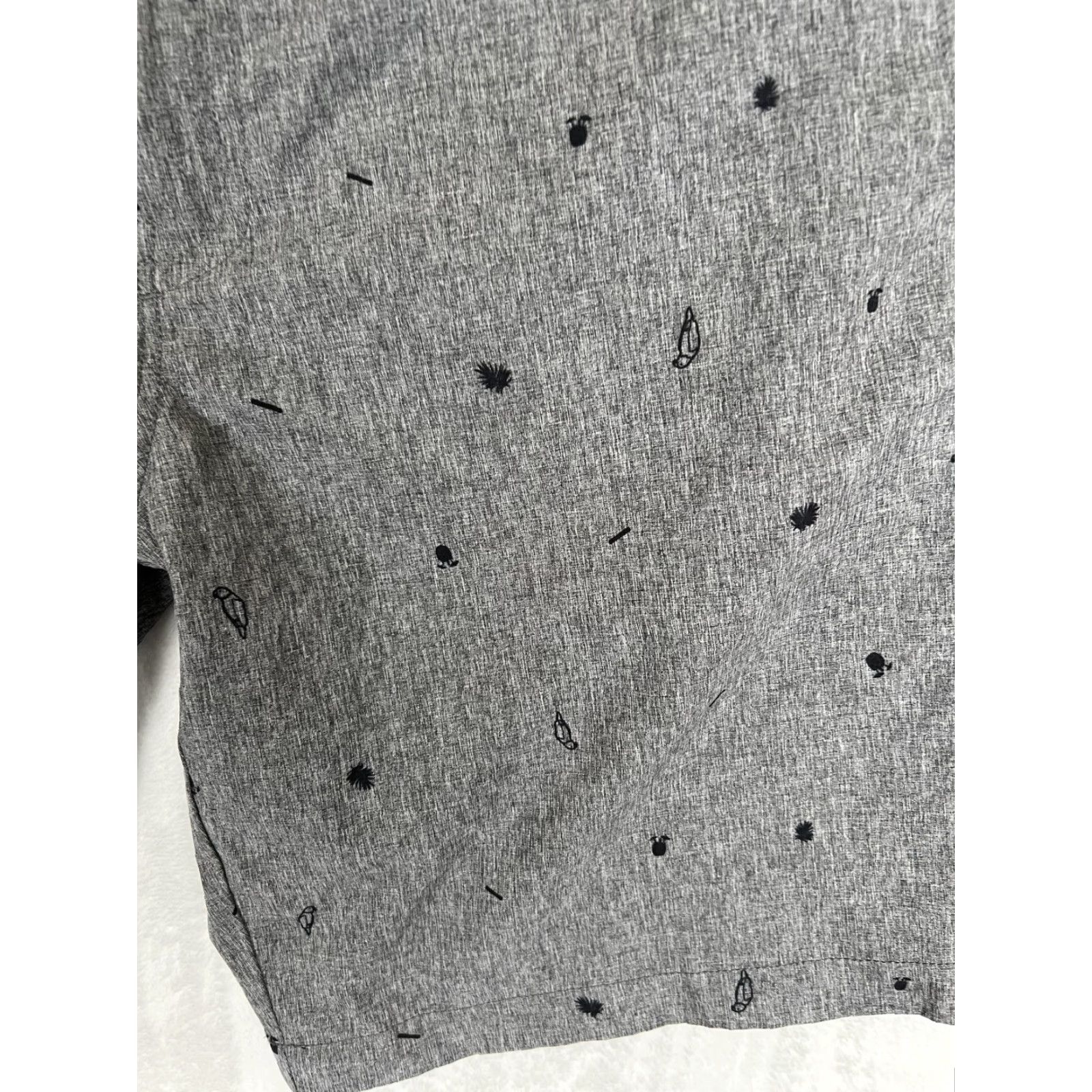 TravisMathew Travis Mathew Shorts Mens 34 Gray Parrot Microprint Golf Chino Stretch Size US 34 / EU 50 - 2 Thumbnail