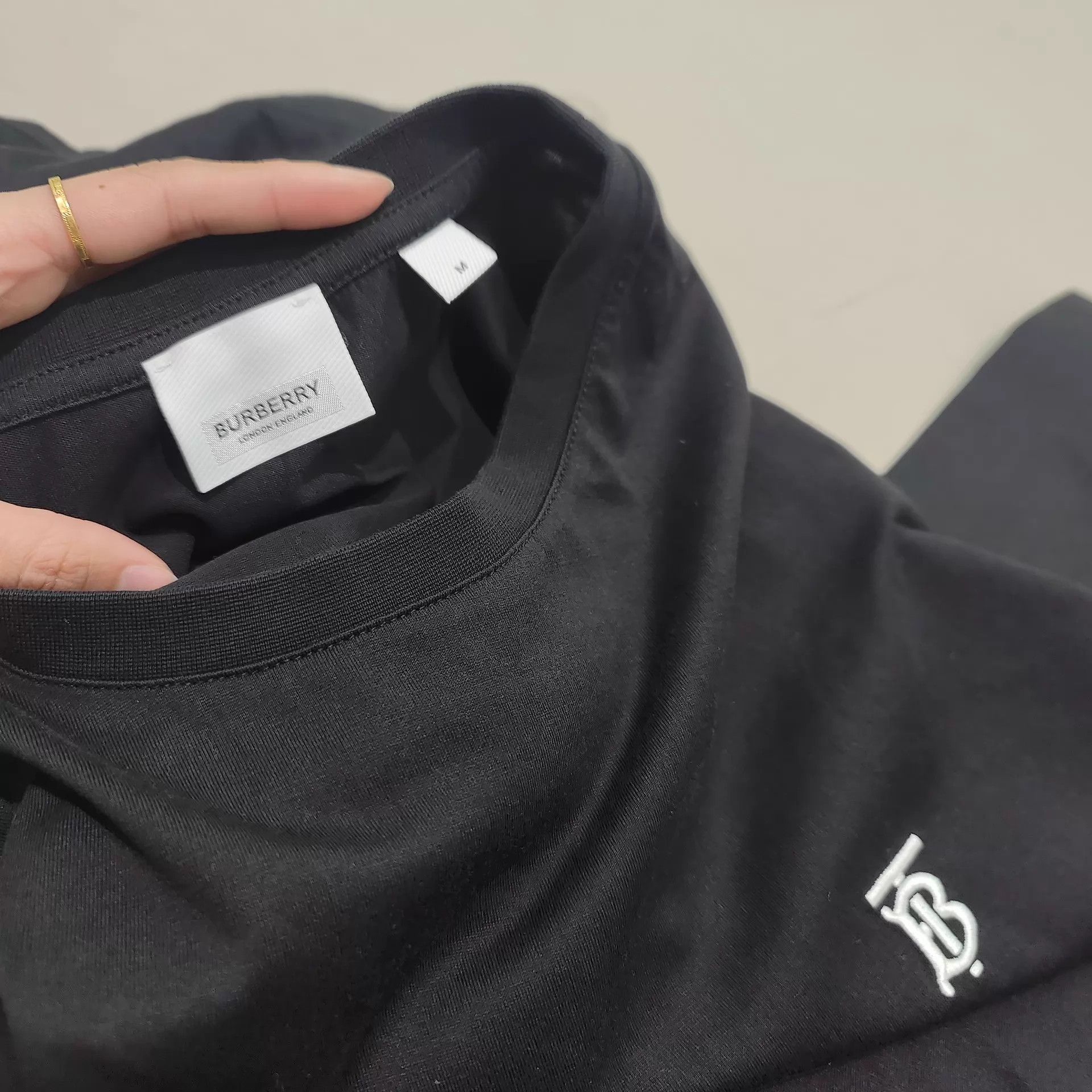 Burberry Burberry Classic Short Sleeve Tee M Size US M / EU 48-50 / 2 - 3 Thumbnail