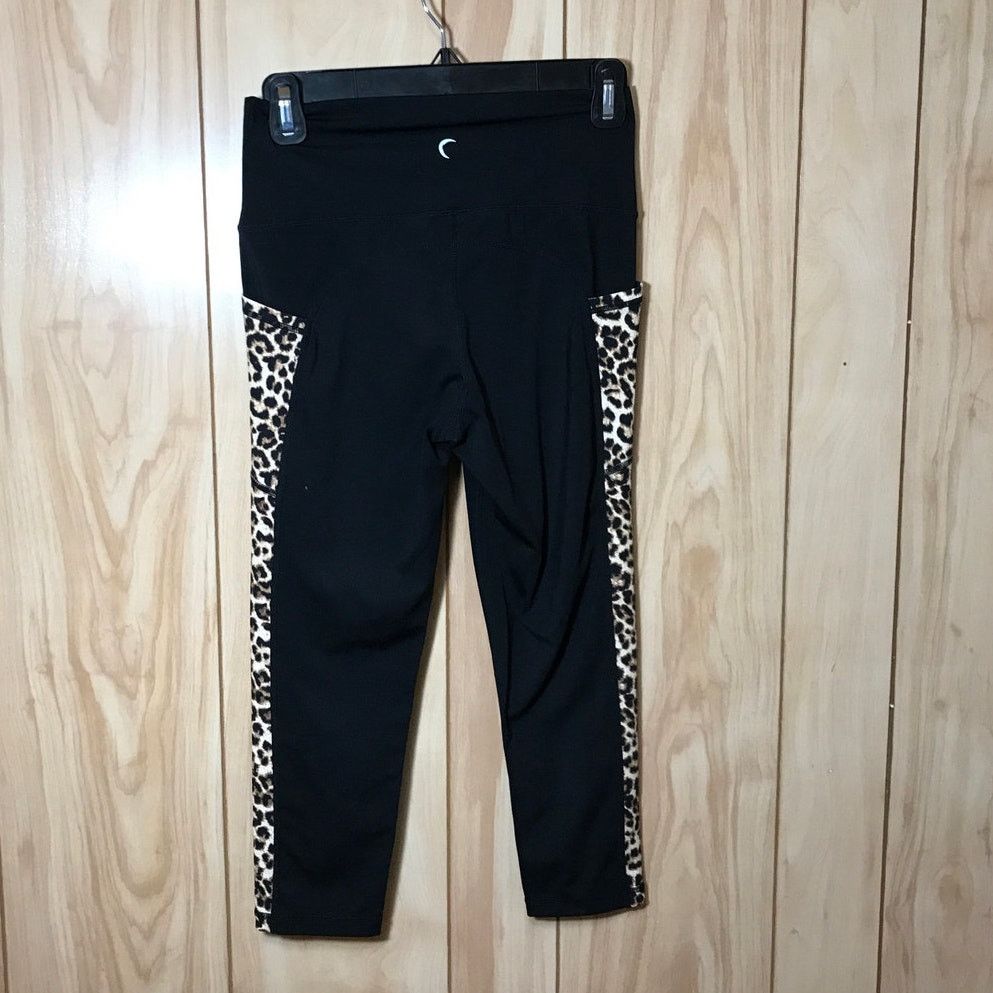 Other Zyia Active Leopard Striped Black Capri Leggings 6-8 Size 25" / US 0 / IT 36 - 2 Thumbnail