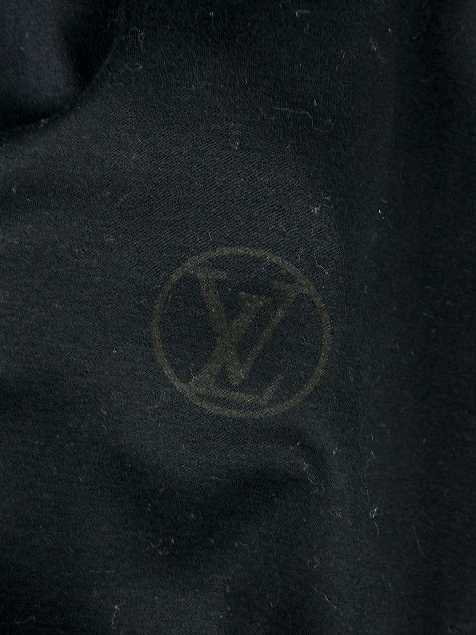 Louis Vuitton Louis Vuitton Uniforms Small Logo Navy T Shirt Size M / US 6-8 / IT 42-44 - 5 Thumbnail