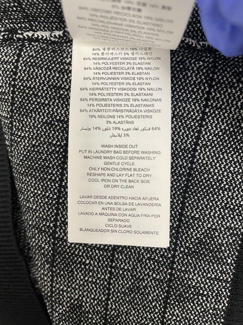 Michael Kors MICHAEL KORS Monogram Logo Mini Skirt Size 26" / US 2 / IT 38 - 14 Thumbnail