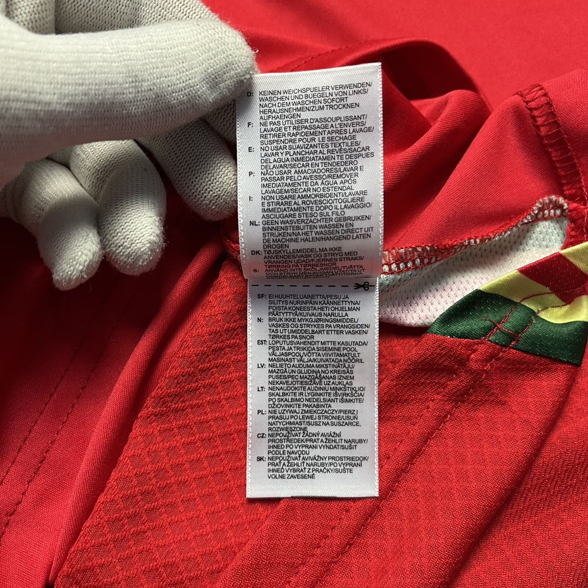 Adidas Adidas Wales 2024/2025 Home Soccer Jersey Football Blokecore Size US M / EU 48-50 / 2 - 8 Thumbnail