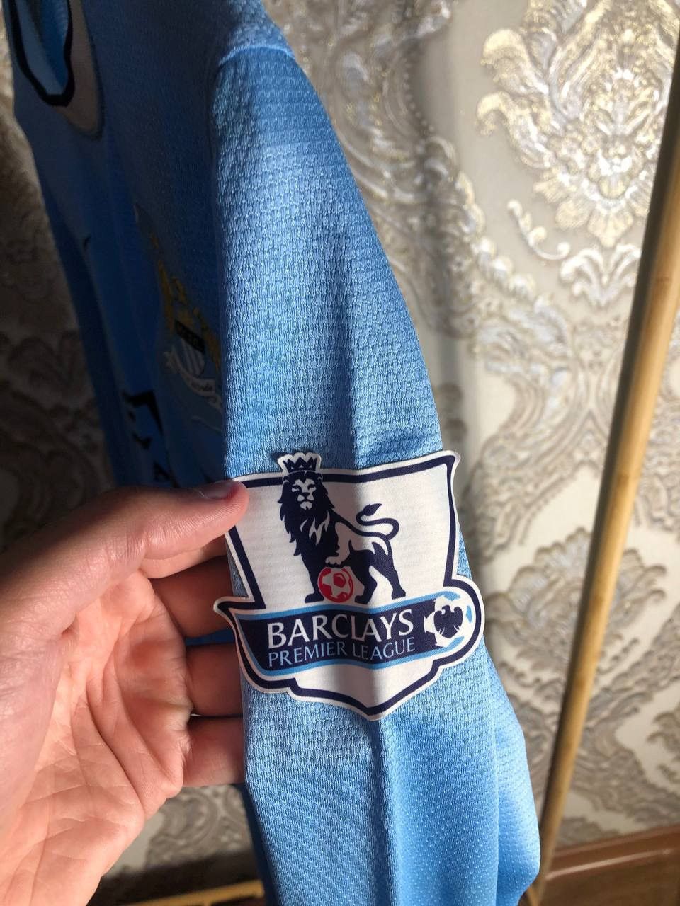 Nike VINTAGE NIKE FC MANCHESTER CITY ENGLAND SOCCER JERSEY RETRO Size US S / EU 44-46 / 1 - 7 Thumbnail