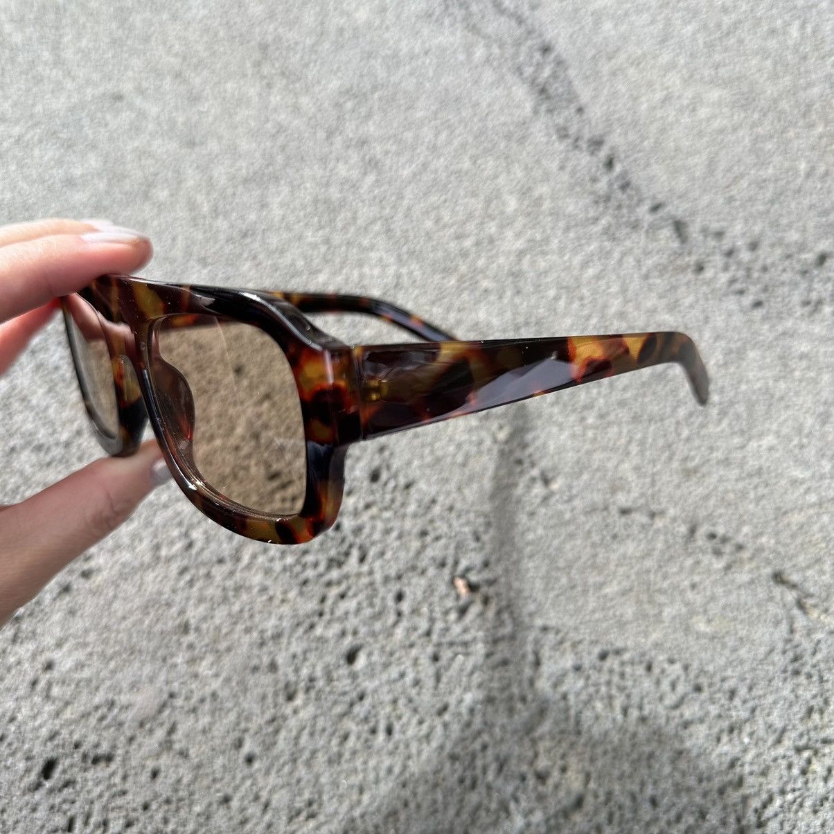 Other Y2K Unisex Sunglasses Retro Fashion Shades KD13139-02 Size ONE SIZE - 2 Thumbnail