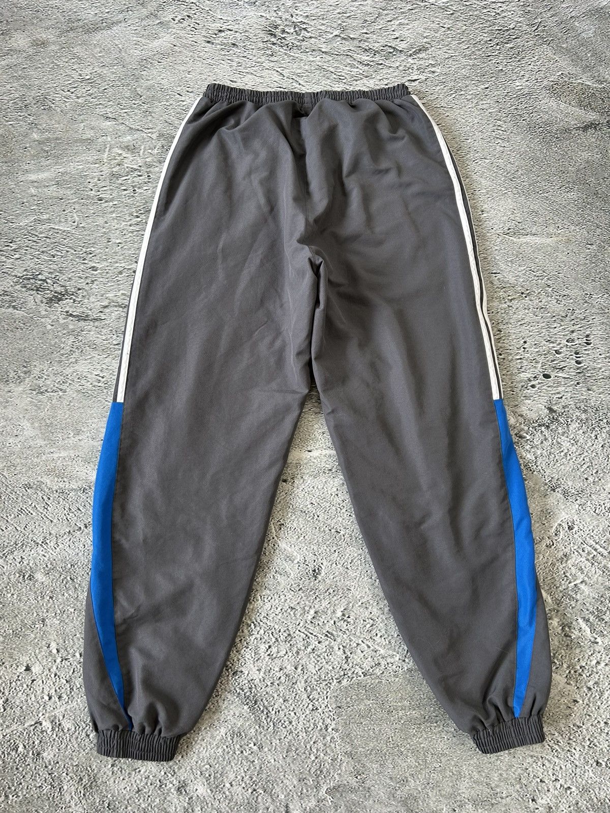Adidas Adidas track suit vintage grey nylon track pants drill Size US M / EU 48-50 / 2 - 17 Thumbnail