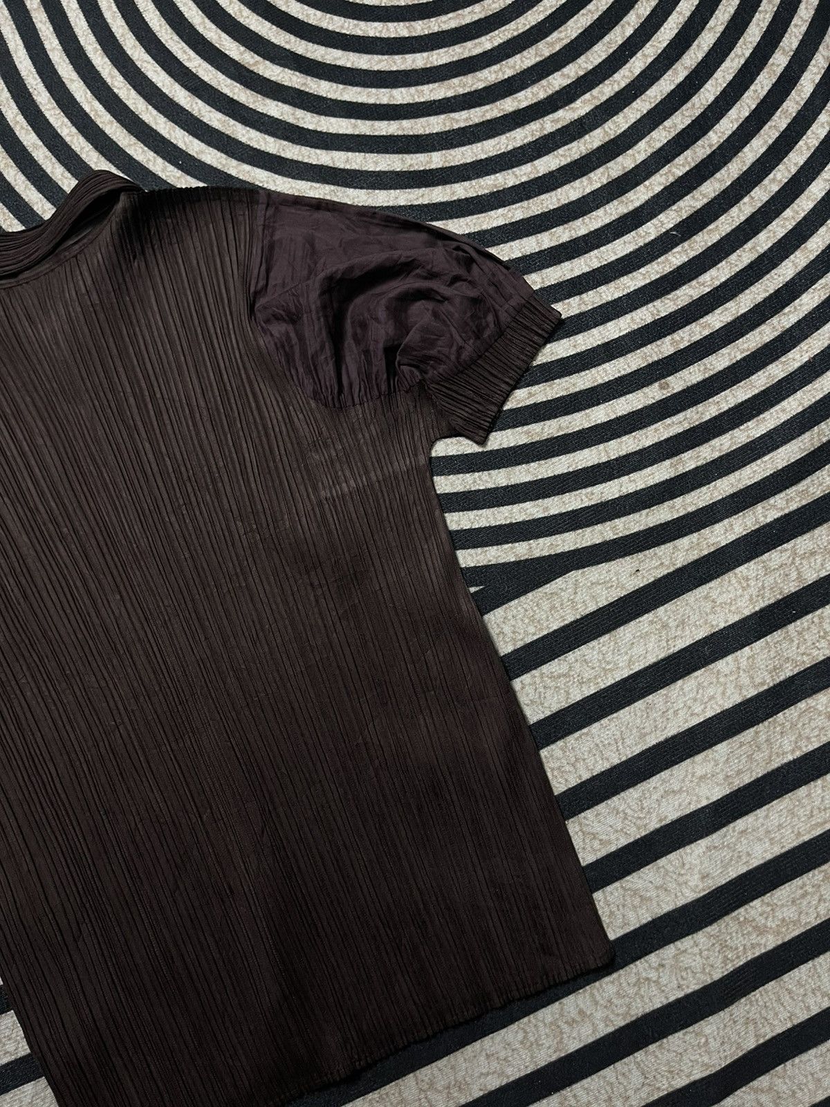 Pleats Please Issey Miyake 1990s PLEATS PLEASE ISSEY MIYAKE PLEATED BUTTON UP SHIRT Size M / US 6-8 / IT 42-44 - 16 Thumbnail