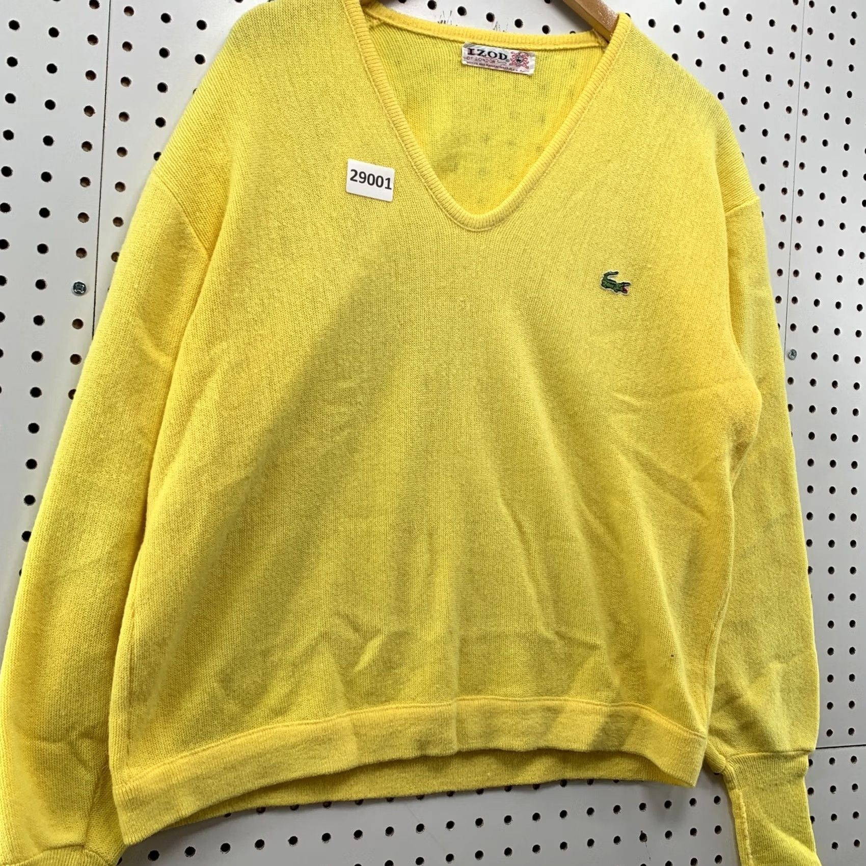 Izod VINTAGE Izod Lacoste Sweater Mens Large Yellow Knit Long Sleeve V-Neck Pullover 90s Size US L / EU 52-54 / 3 - 4 Thumbnail