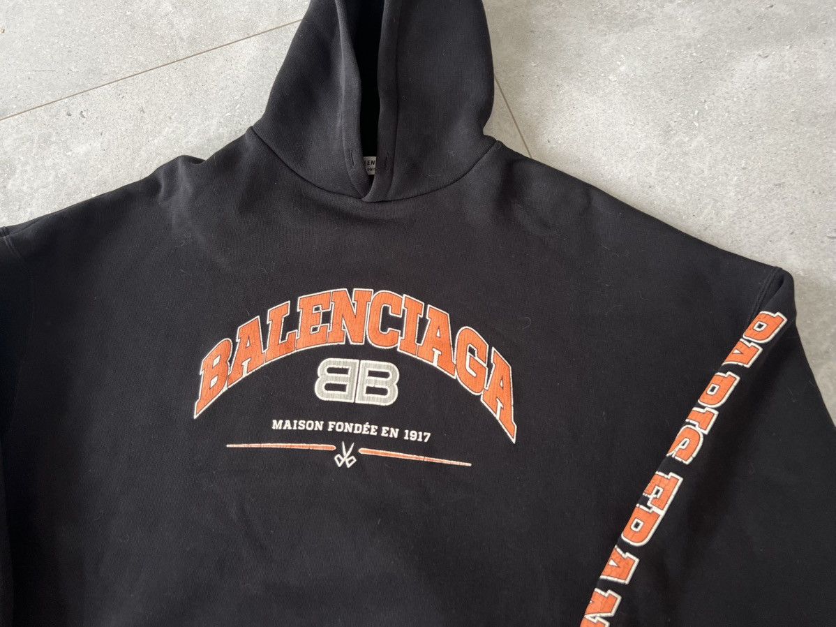 Balenciaga Balenciaga Maison Hoodie Size US L / EU 52-54 / 3 - 5 Thumbnail