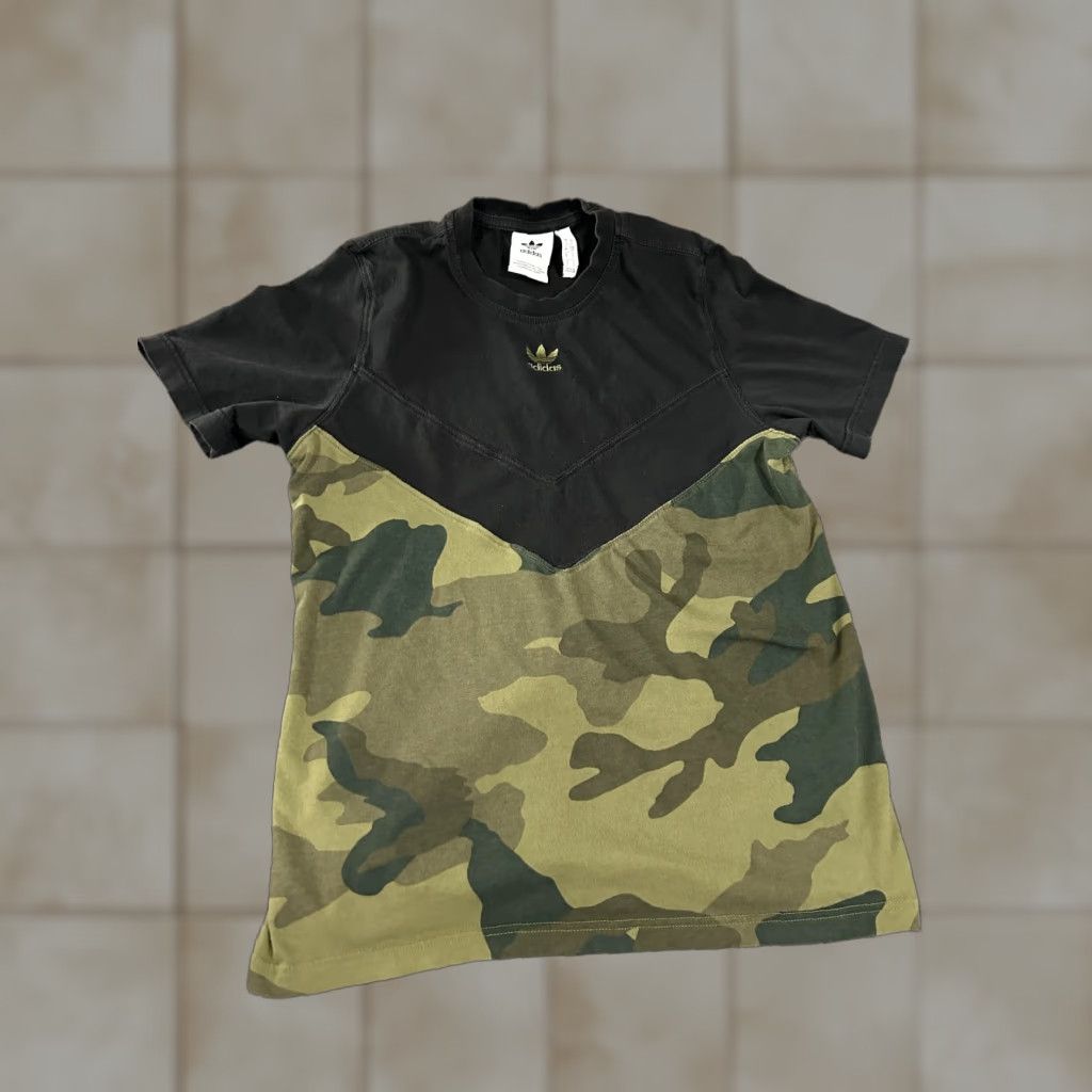 Adidas Adidas Shirt Mens Small Green Camo Trefoil Logo Colorblock Tee T-Shirt Size US S / EU 44-46 / 1 - 1 Thumbnail