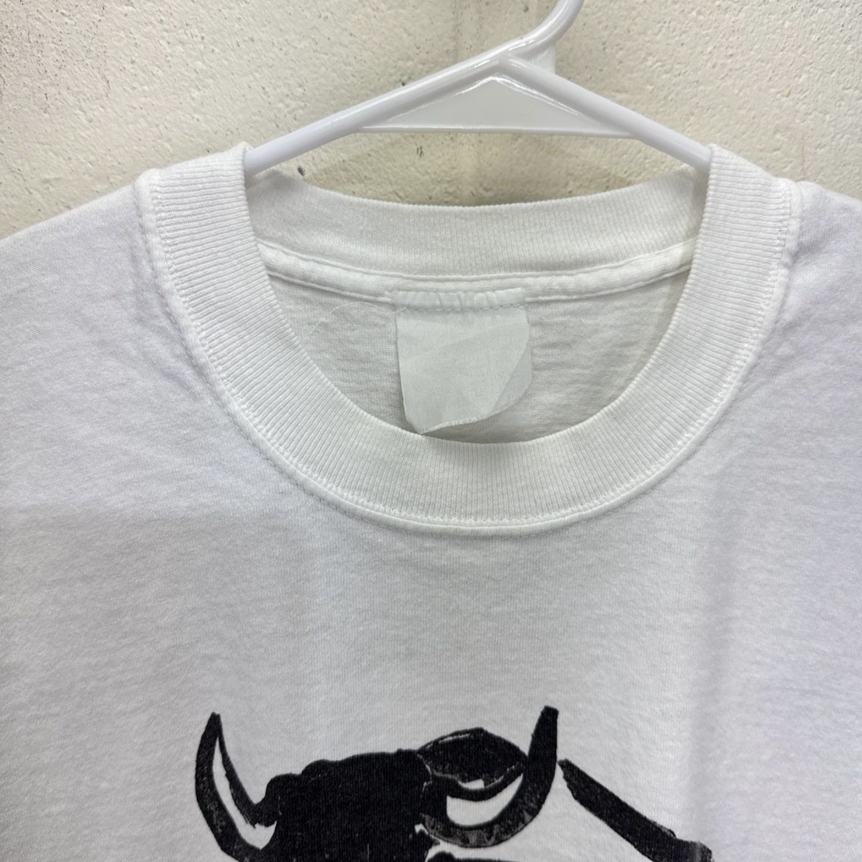 Vintage VINTAGE Picasso Bull Graphic Print T-Shirt Large White 90s Art Mens Size US L / EU 52-54 / 3 - 4 Thumbnail