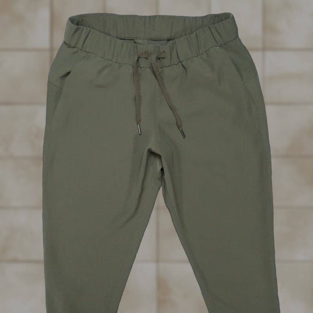 Lululemon Lululemon Pants Womens 6 Olive Green On The Fly Jogger Drawstring Pockets Size 28" / US 6 / IT 42 - 1 Thumbnail