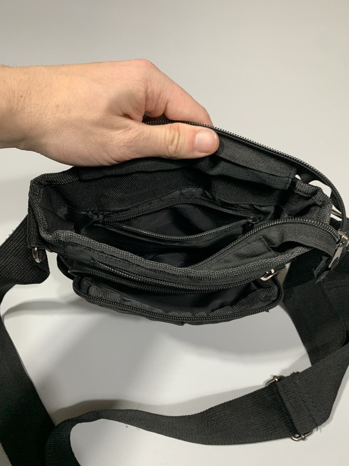 Japanese Brand Y2K Multipocket Messenger Crossbody Bag Size ONE SIZE - 8 Thumbnail