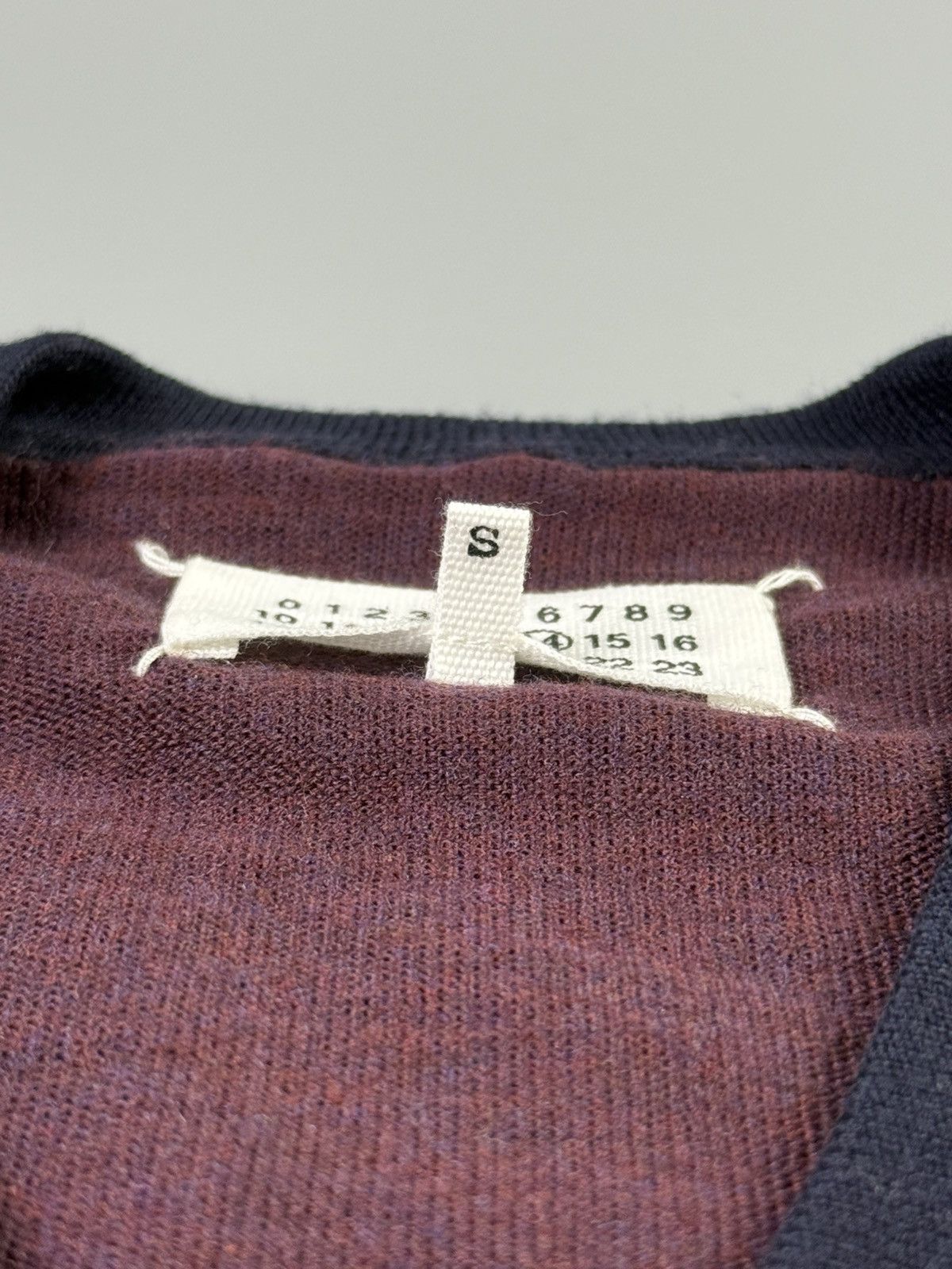 Maison Margiela Maison Margiela - A/W15 - Tricolor V-neck Knit Sweater Size US S / EU 44-46 / 1 - 8 Thumbnail