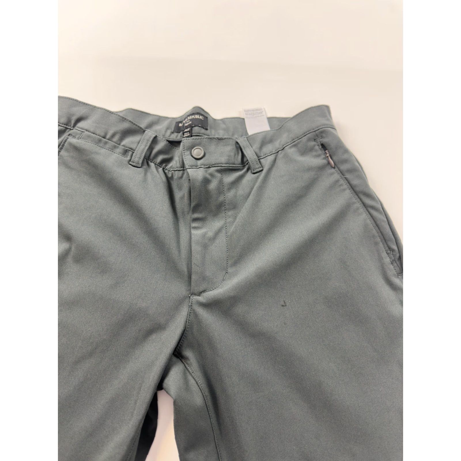 Banana Republic Banana Republic Pants Mens 31 x 32 Grey Aiden Slim Performance Chino Flat Front Uncuffed Straight Leg 32 Inseam Slim Fit Regular Size Type Mens Size US 30 / EU 46 - 3 Thumbnail