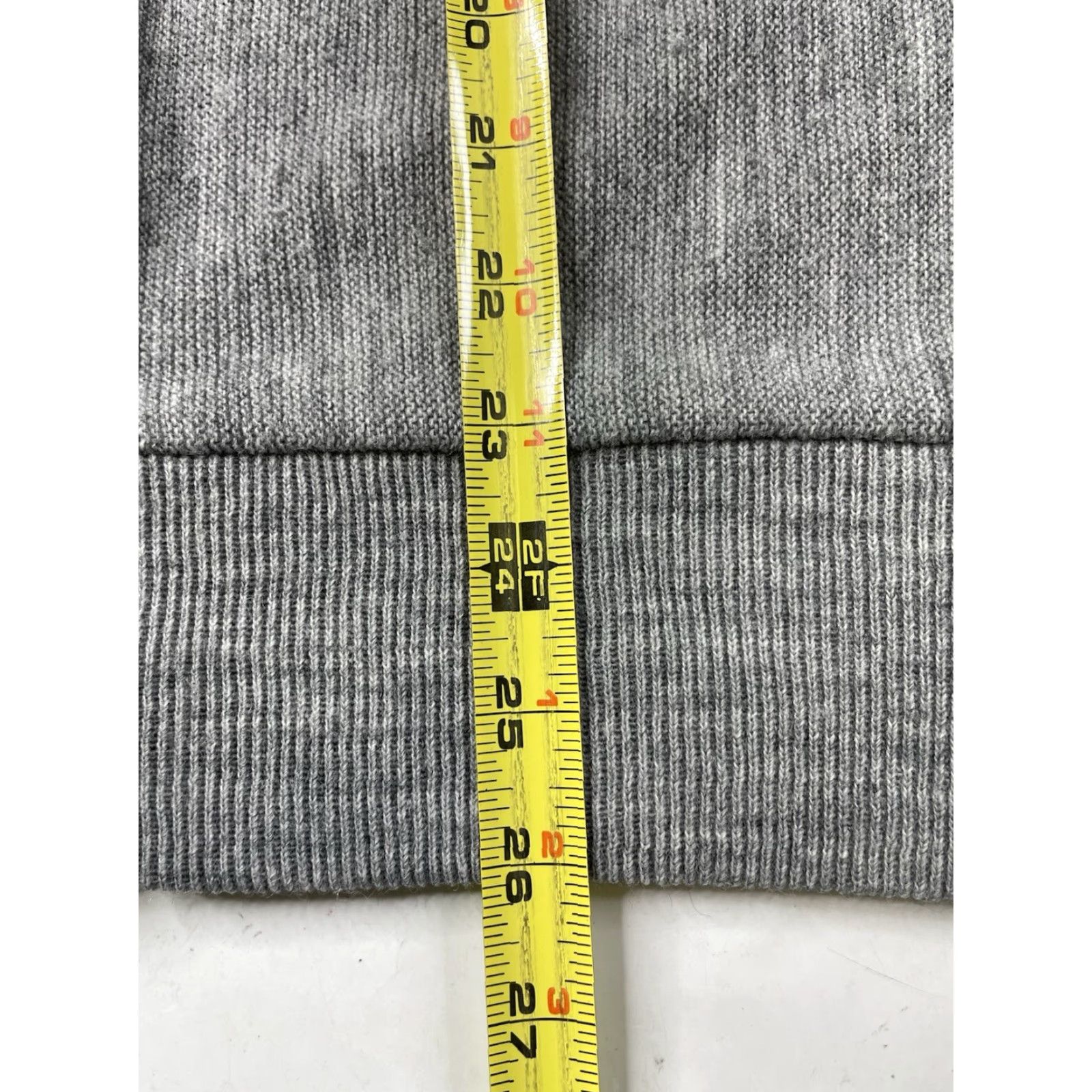 Izod VINTAGE IZOD Cardigan Sweater Men's L Gray Knit Acrylic Button V-Neck USA Made Size US L / EU 52-54 / 3 - 5 Thumbnail