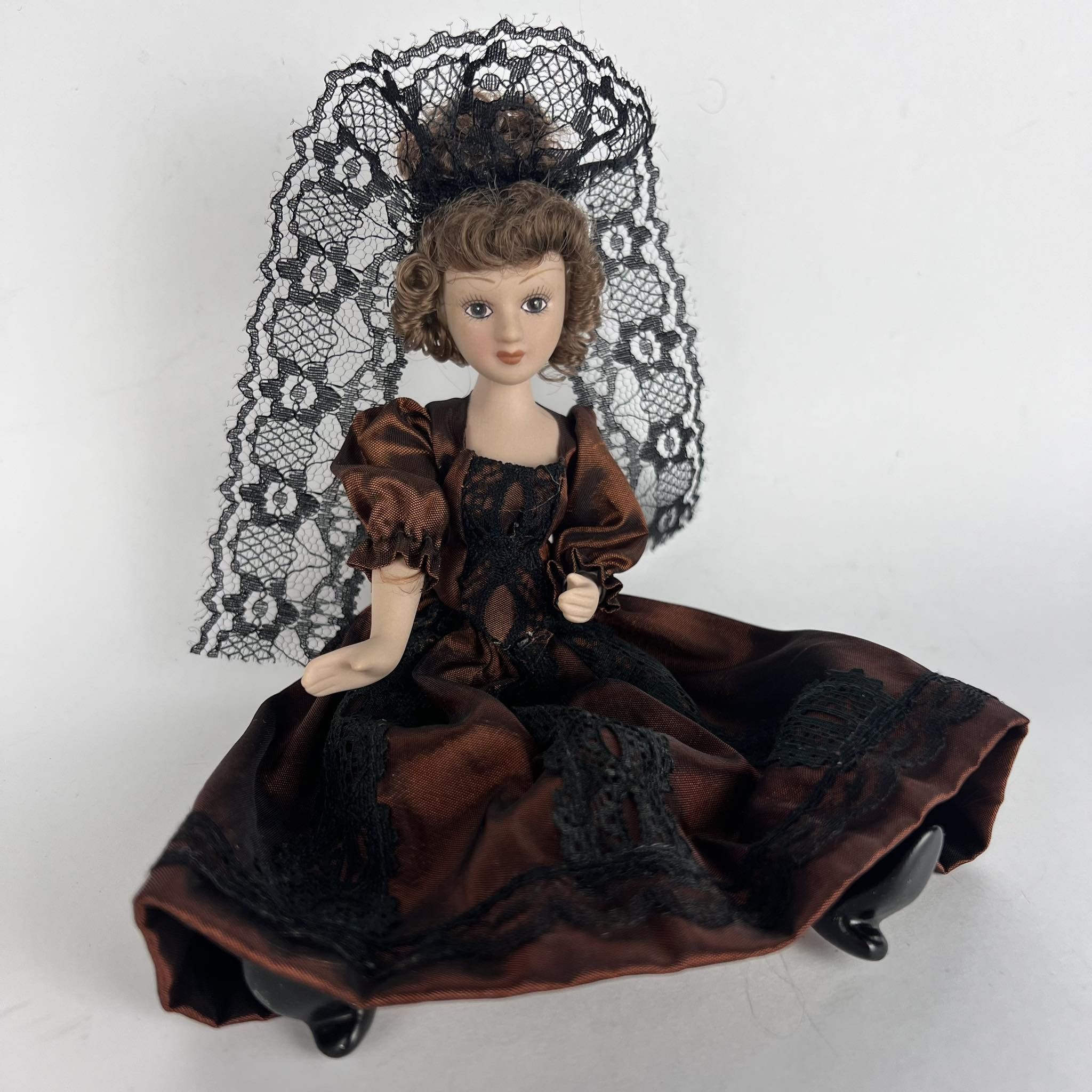 Vintage Vintage Porcelain Doll Ladies of the Era Magazine about Doll Size ONE SIZE - 5 Thumbnail