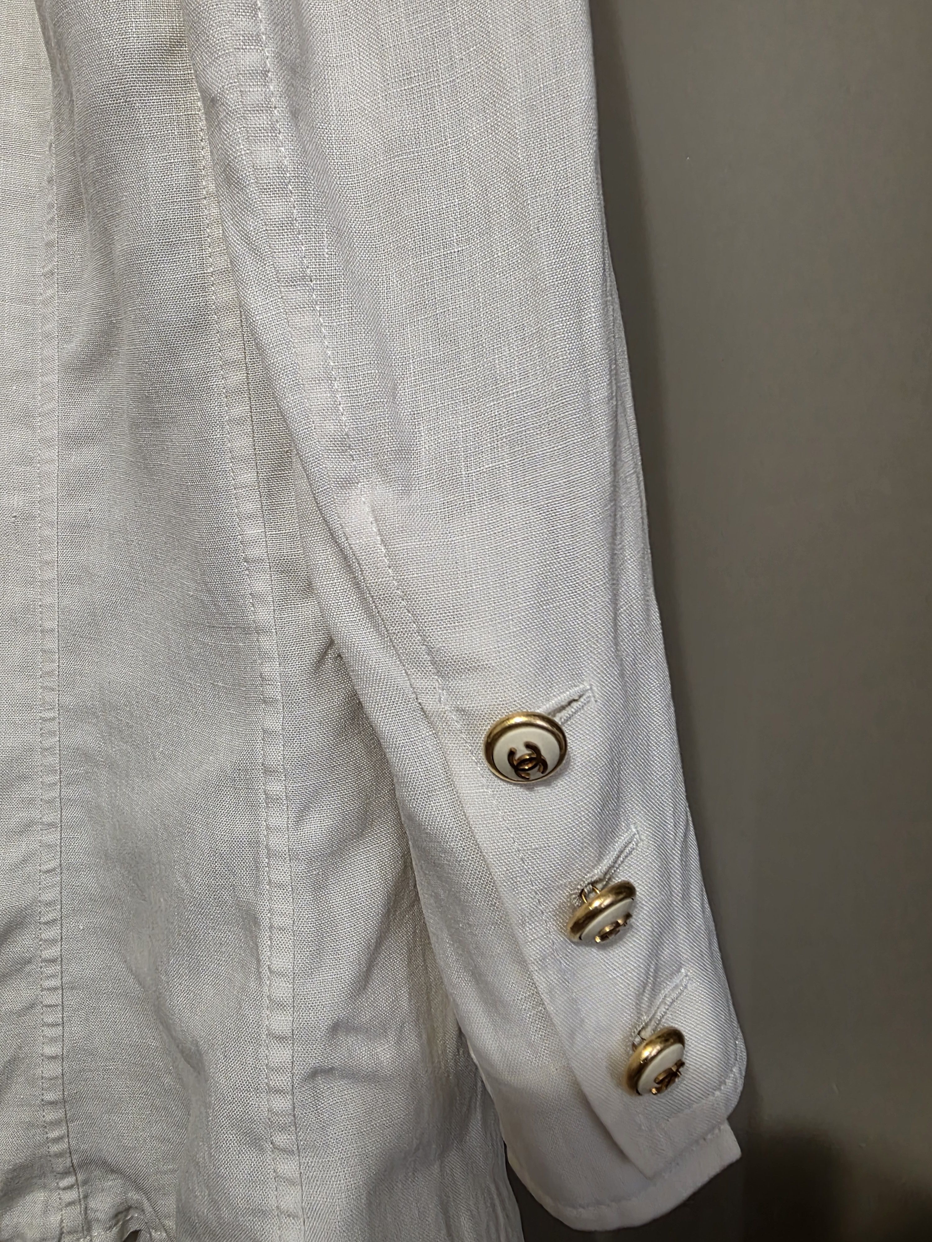 Chanel Vintage90s Chanel Boutique Linen Blazer with Gold CC Buttons Size L / US 10 / IT 46 - 11 Thumbnail