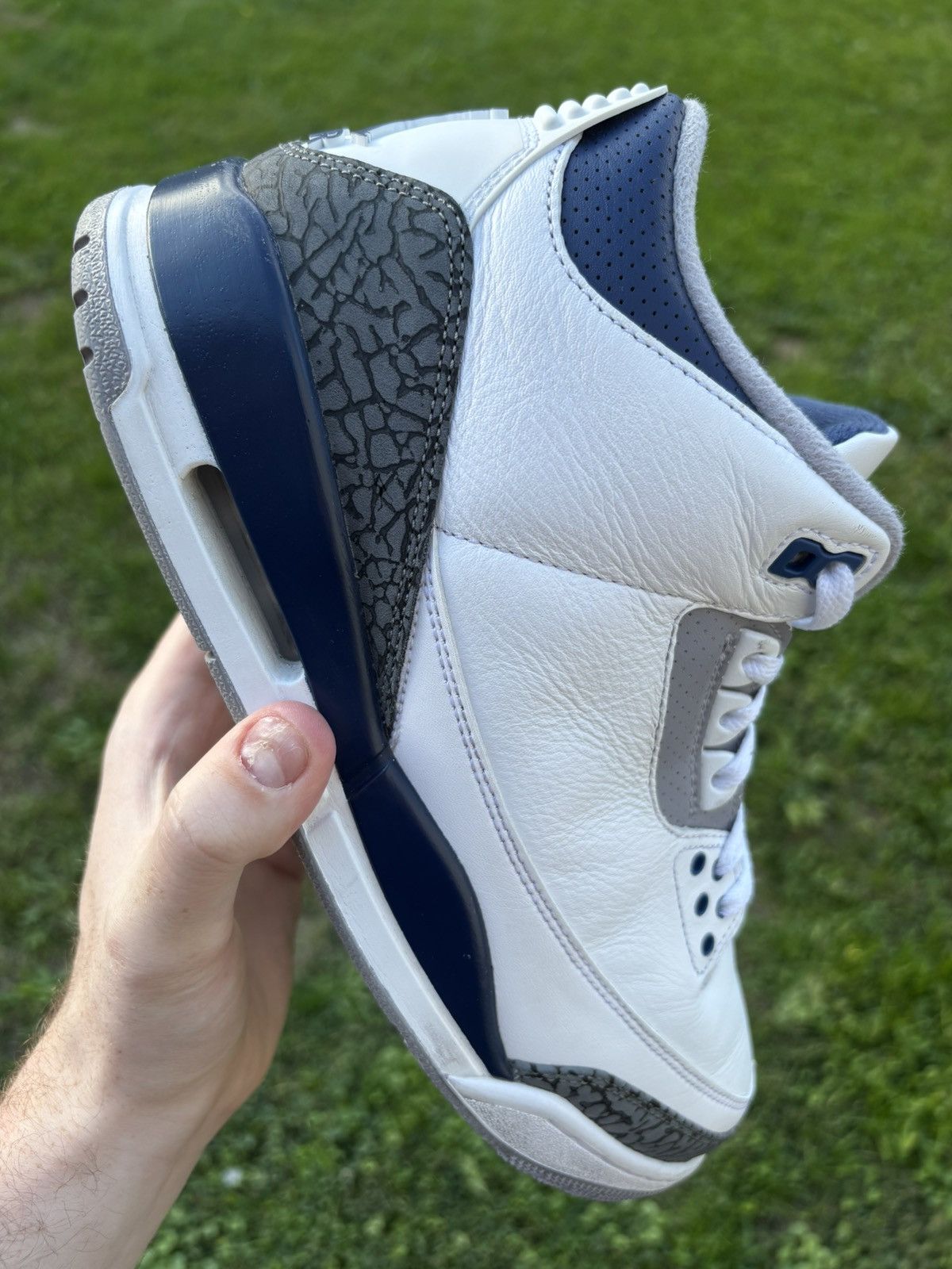 Jordan Brand Air Jordan 3 Retro Midnight Navy 2023 Size 11 Size US 11 / EU 44 - 1 Thumbnail