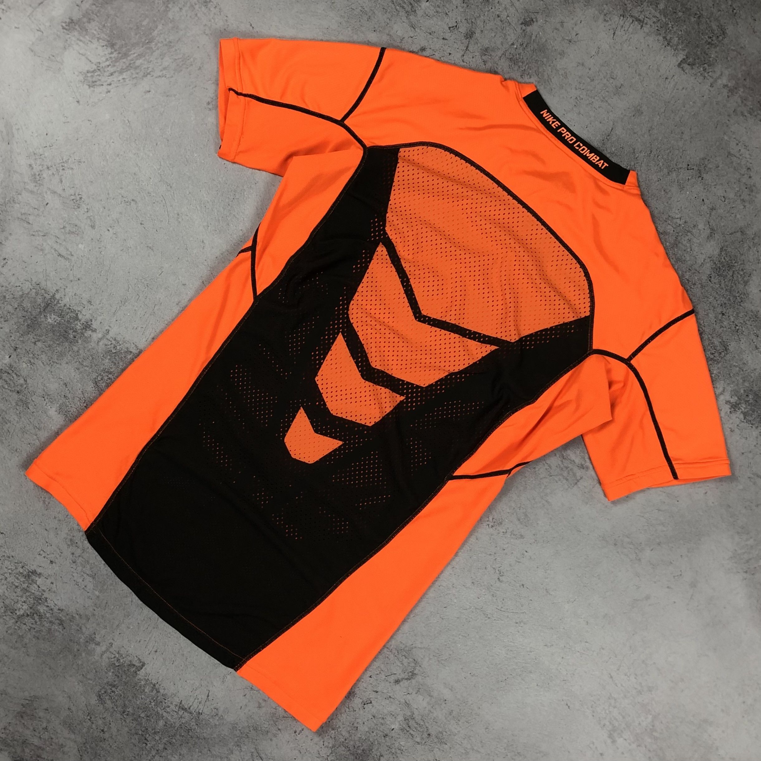 Nike Nike Pro Combat Dri-Fit Compression Tee Hypercool Size US L / EU 52-54 / 3 - 14 Thumbnail