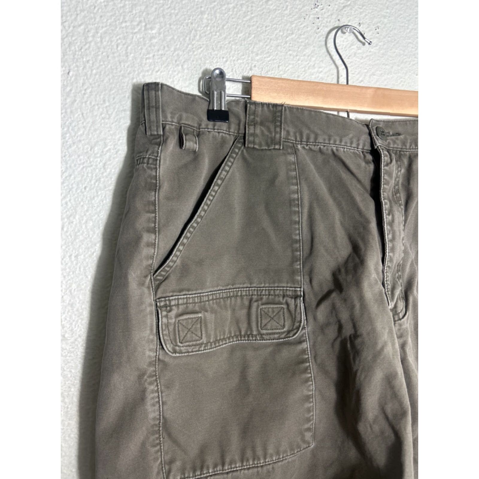 Eddie Bauer Eddie Bauer Army Green Cargo Shorts 38x8 Cotton Men's Regular Color Green Cargo Hiking Fishing Size US 38 / EU 54 - 3 Thumbnail