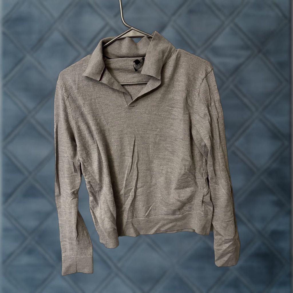 Club Monaco Club Monaco Collared Sweater, Size XL Wool Blend Gray Women, XL, Club Monaco, Sweater, Wool Blend, Gray, Collared, Henley, Women's Apparel, Vintage? Size XL / US 12-14 / IT 48-50 - 1 Thumbnail