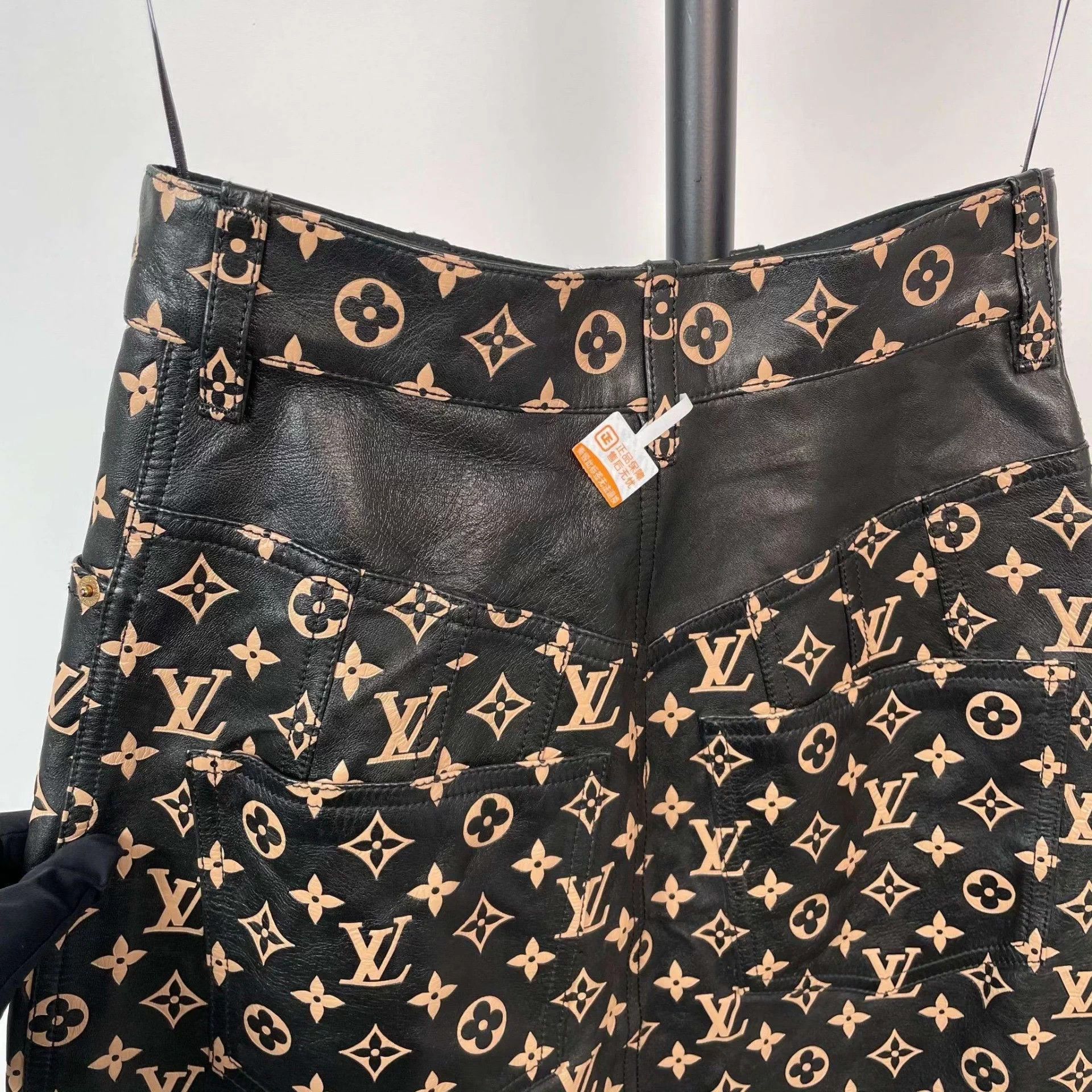 Louis Vuitton LV Monogram Lambskin Black Skirt 34 Size 25" / US 0 / IT 36 - 3 Thumbnail