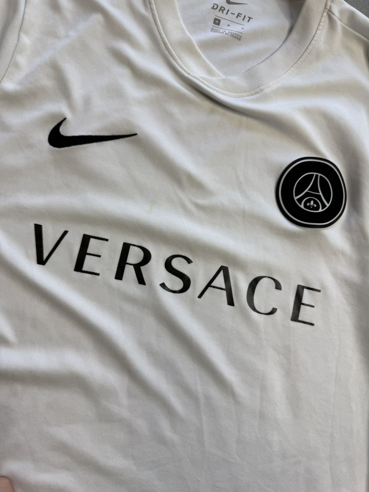 Nike Nike X Versace Soccer Jersey Size US M / EU 48-50 / 2 - 3 Thumbnail