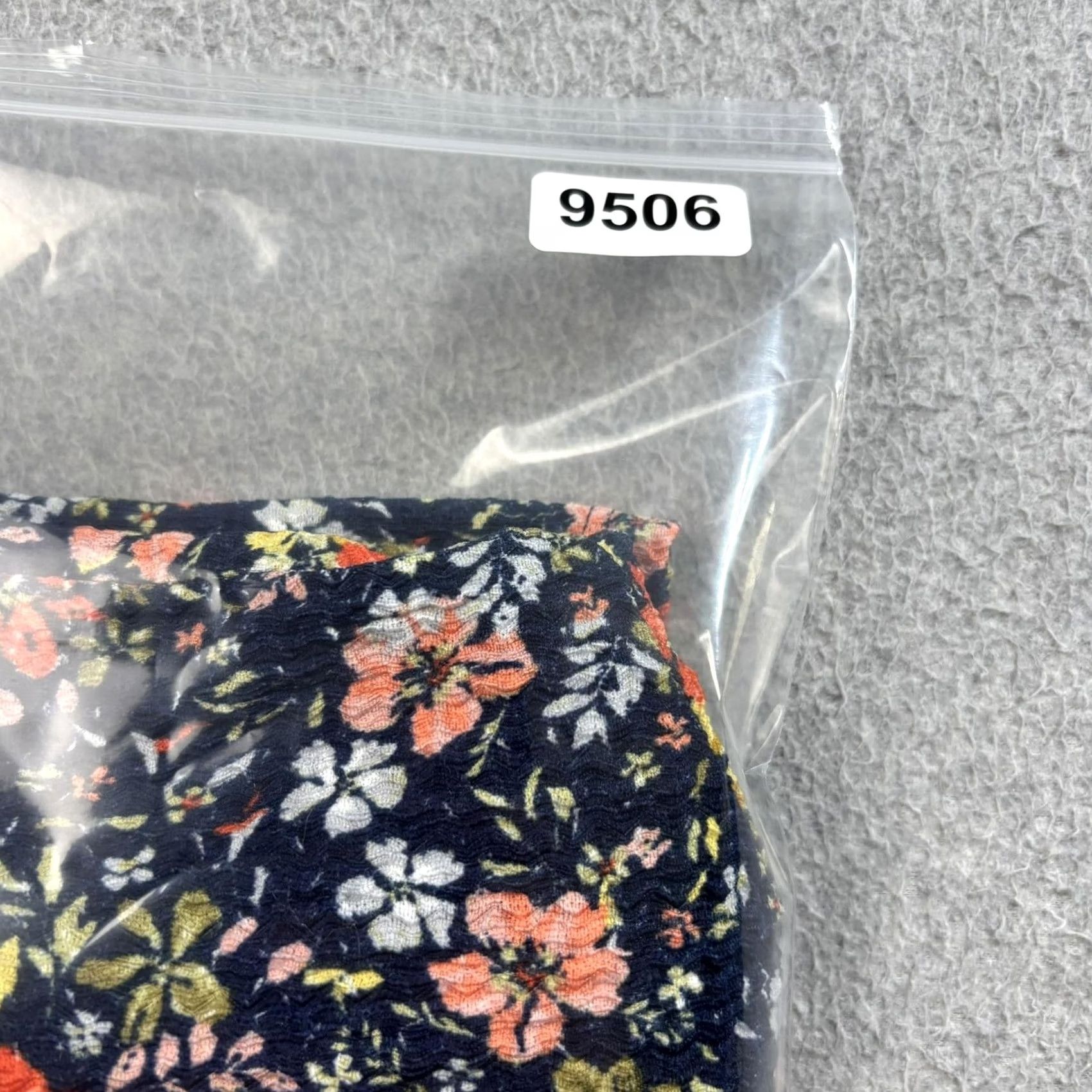 Loft LOFT Shirt Womens Medium Navy Floral Puff Sleeve Long Sleeve Boho Casual Blouse M Navy Floral Pattern Womens LOFT Size M / US 6-8 / IT 42-44 - 8 Thumbnail