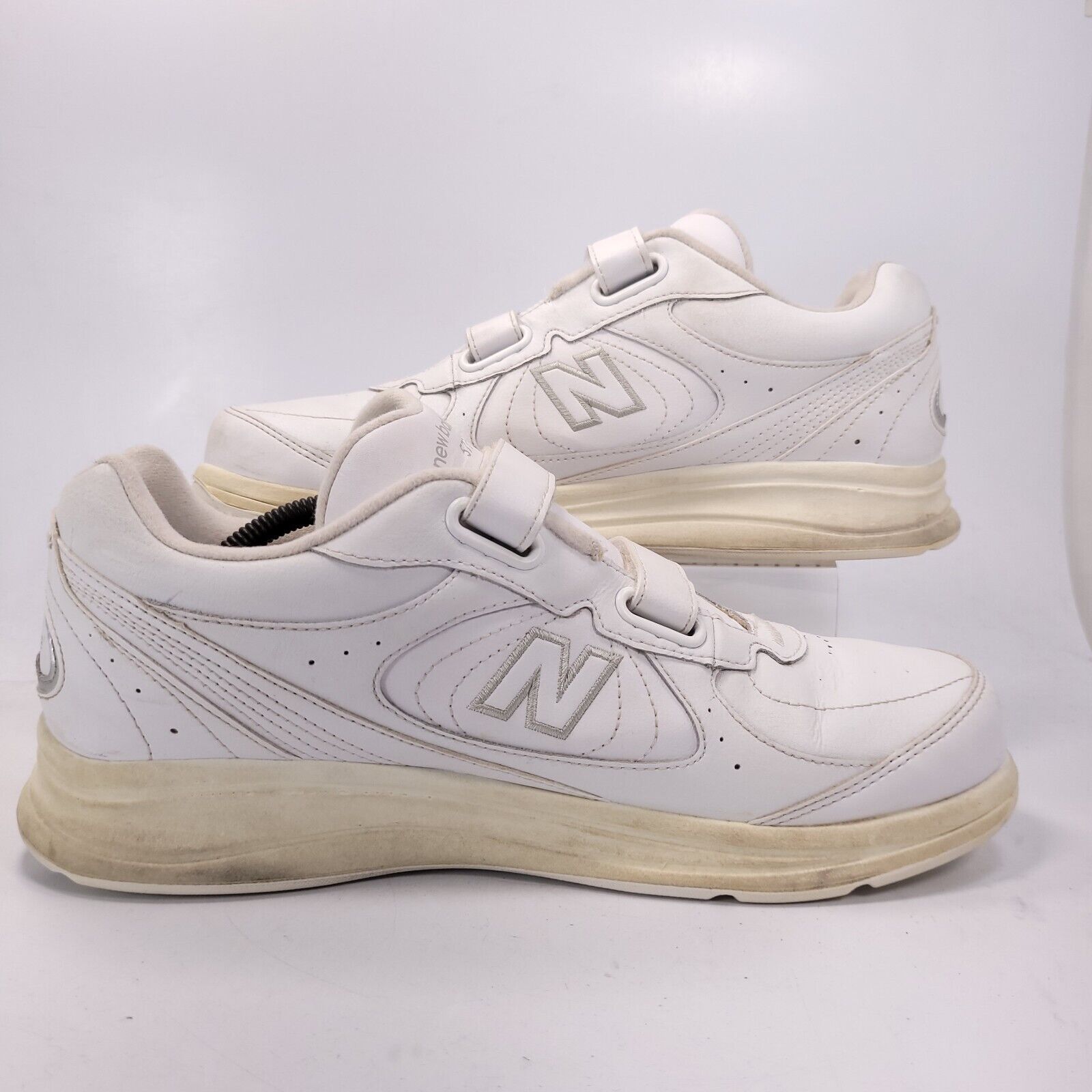 New Balance New Balance 577 Athletic Shoe Mens Size 10.5 D MW577VW White Size US 10.5 / EU 43-44 - 6 Thumbnail