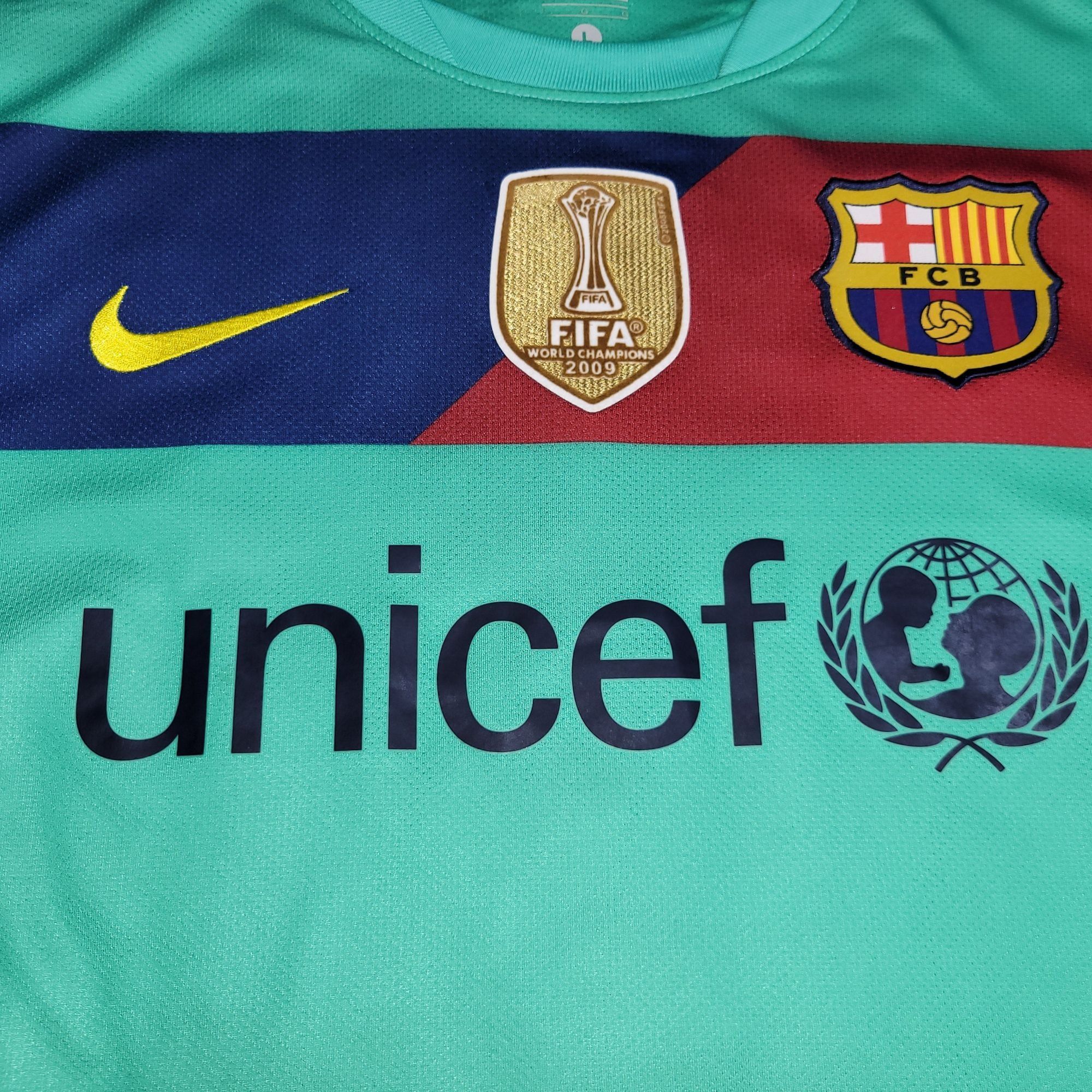 Nike Messi Barcelona 2010 2011 Away Long Sleeve Soccer Jersey L Size US L / EU 52-54 / 3 - 5 Thumbnail