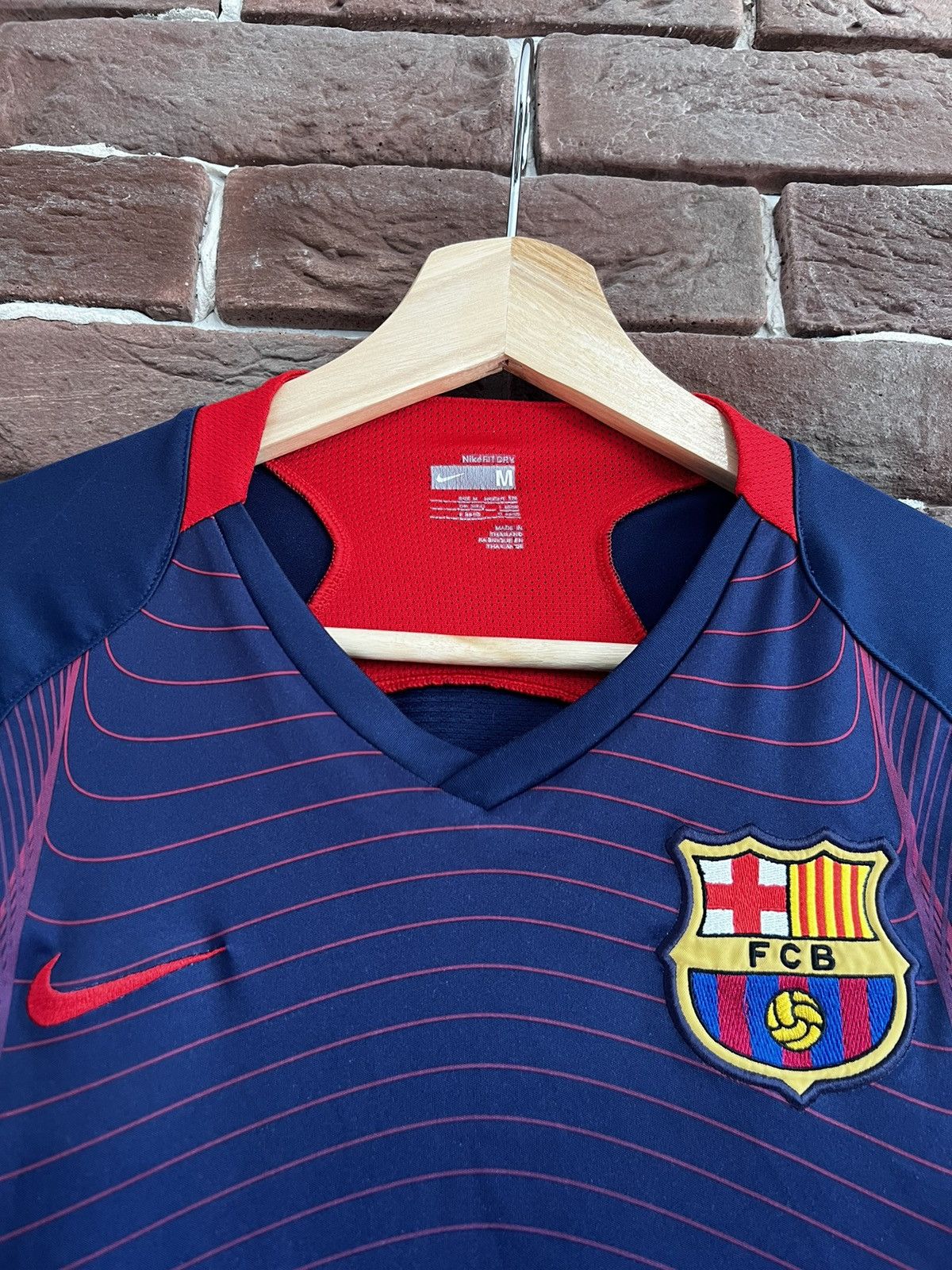 Nike Rare Vintage FC Barcelona Y2K Red Jersey Nike Swoosh Soccer Size US M / EU 48-50 / 2 - 5 Thumbnail