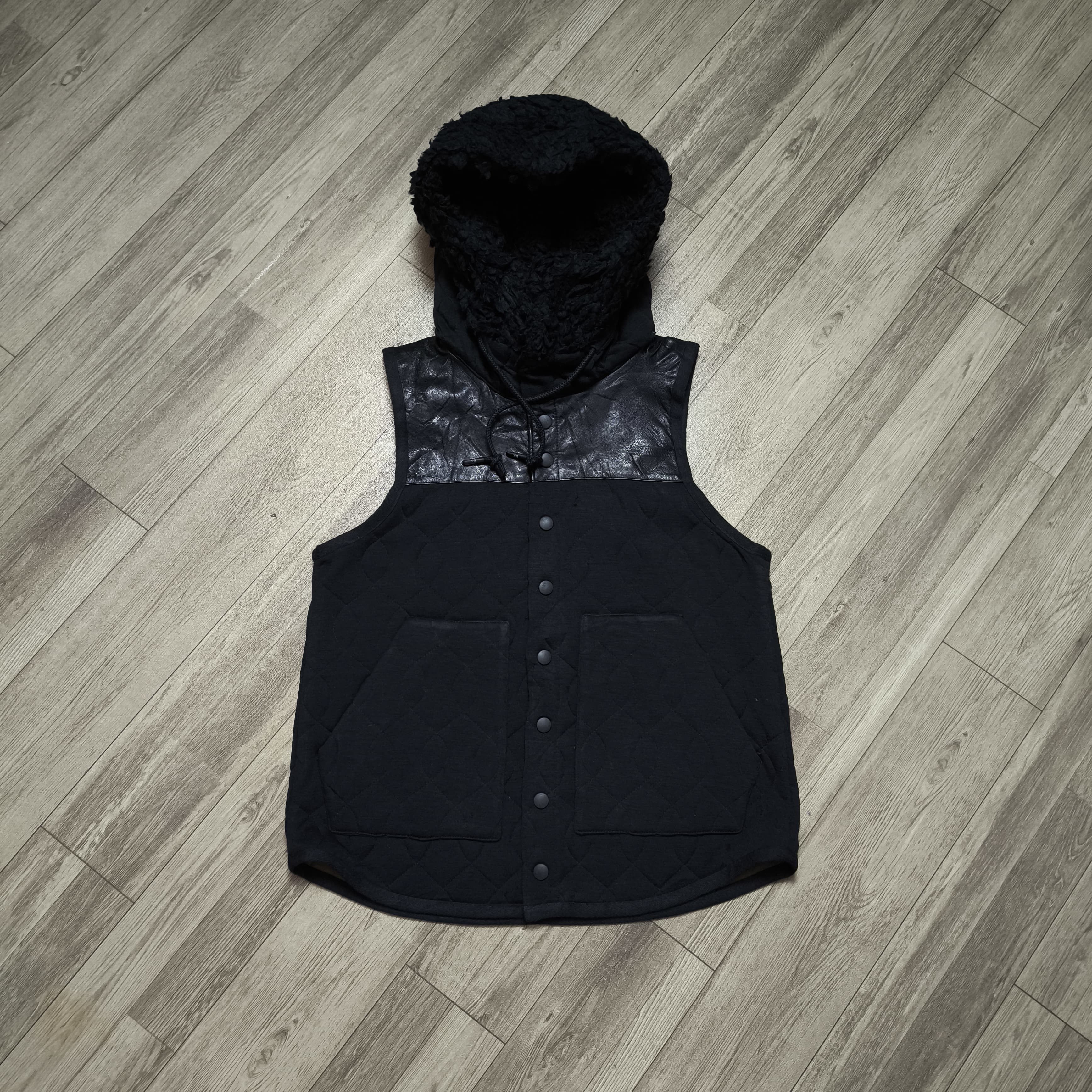 Yohji Yamamoto Y-3 Yohji Yamamoto Quilted Gilet Black Size US S / EU 44-46 / 1 - 1 Thumbnail
