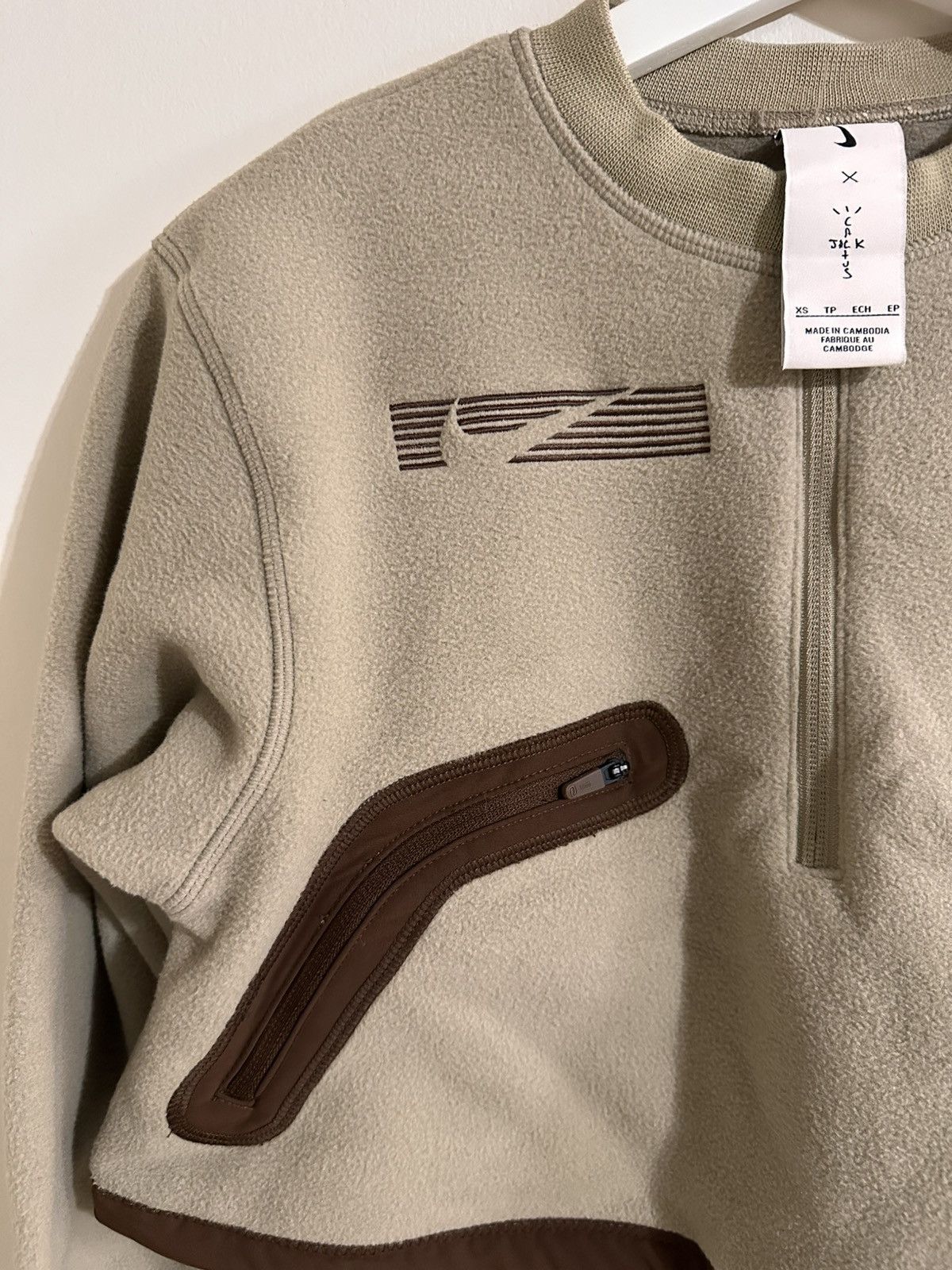 Nike × Travis Scott Nike x Travis Scott Travis Halfzip Crop Sweater Size XS / US 0-2 / IT 36-38 - 2 Thumbnail