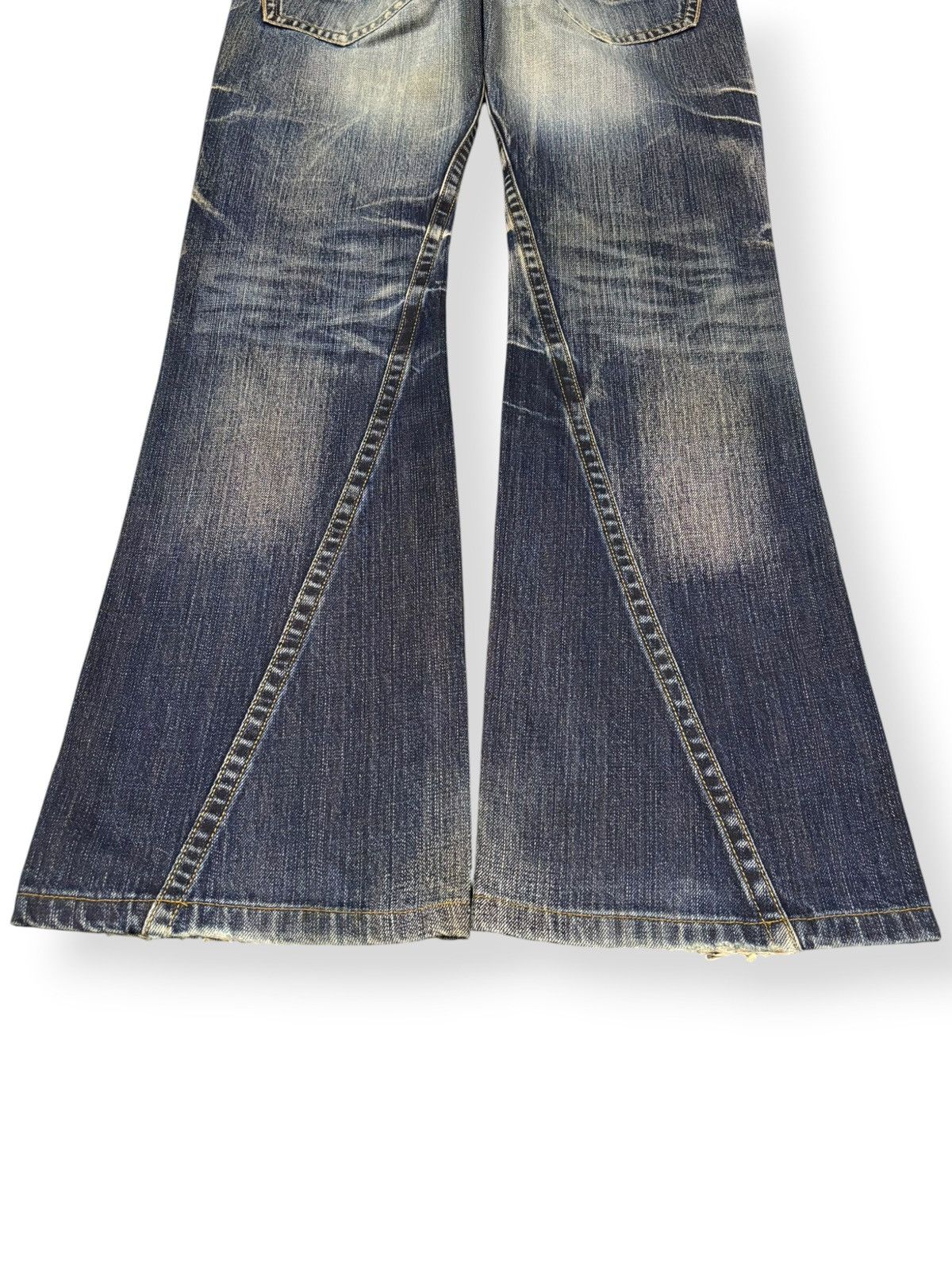 Tornado Mart Vintage Tornado Mart Mud Wash Spiral Flare Distressed Jeans Size US 31 - 13 Thumbnail