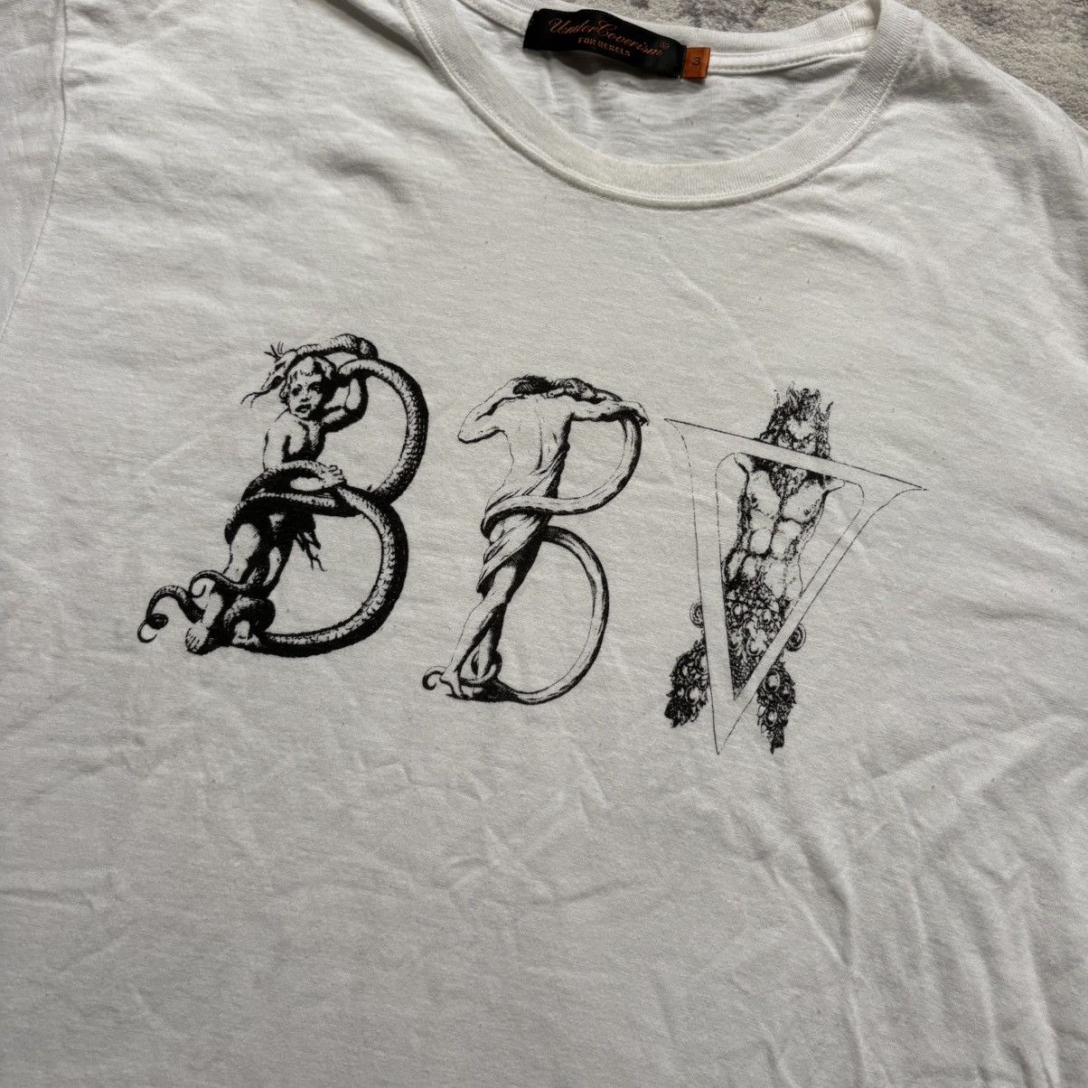 Undercover Undercover AW06 Guruguru “BBV” Graphic T-Shirt | Size 3 Size US L / EU 52-54 / 3 - 2 Thumbnail