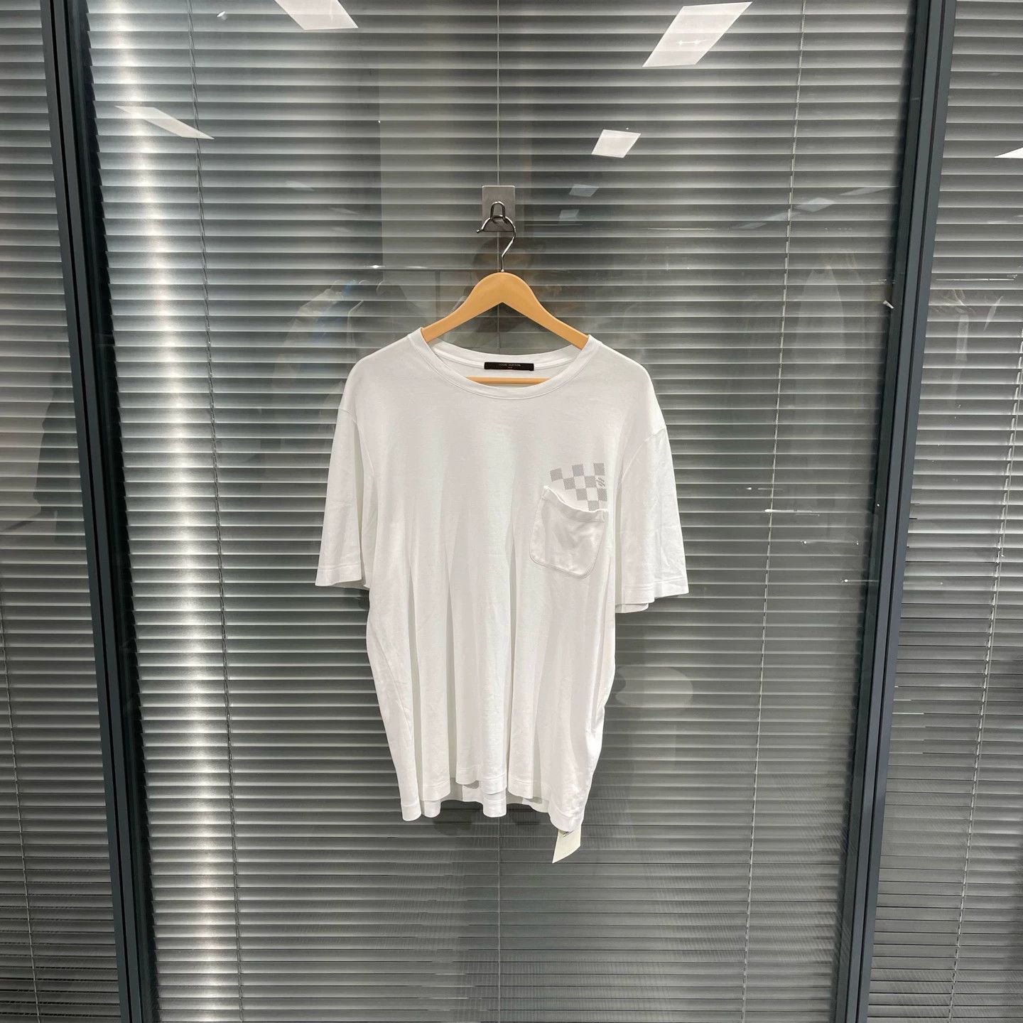 Louis Vuitton Louis Vuitton Damier Slogan T-shirt L 95 New Size US L / EU 52-54 / 3 - 1 Thumbnail