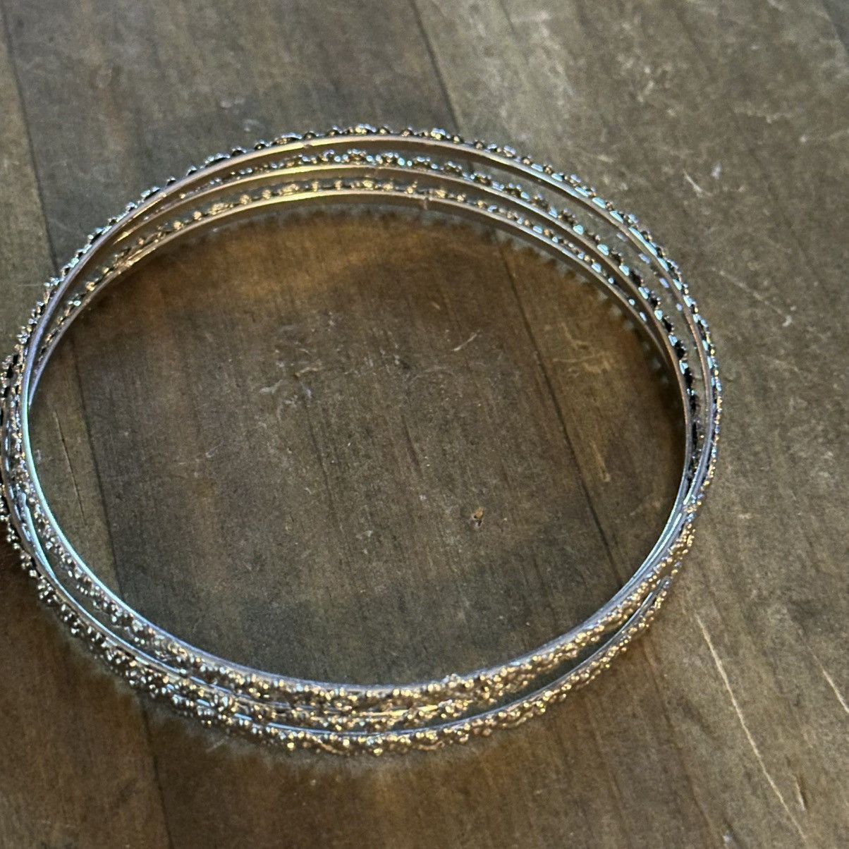 Other Thin silver tone textured bangle bracelets Size ONE SIZE - 5 Thumbnail