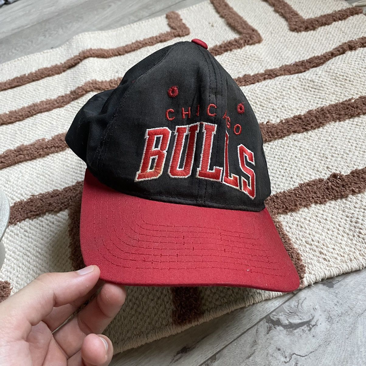 NBA × Vintage VINTAGE STARTER 90s CHICAGO BULLS NBA CAP Size ONE SIZE - 2 Thumbnail