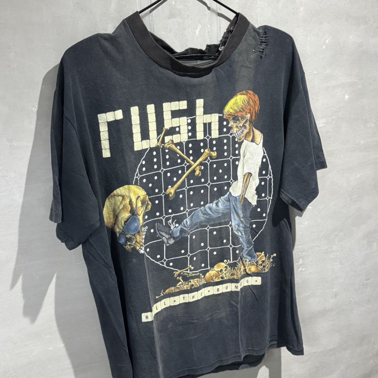 Band Tees Vintage 1991 Band Tee Rush Roll The Bones Heavily Distressed Size US L / EU 52-54 / 3 - 23 Thumbnail