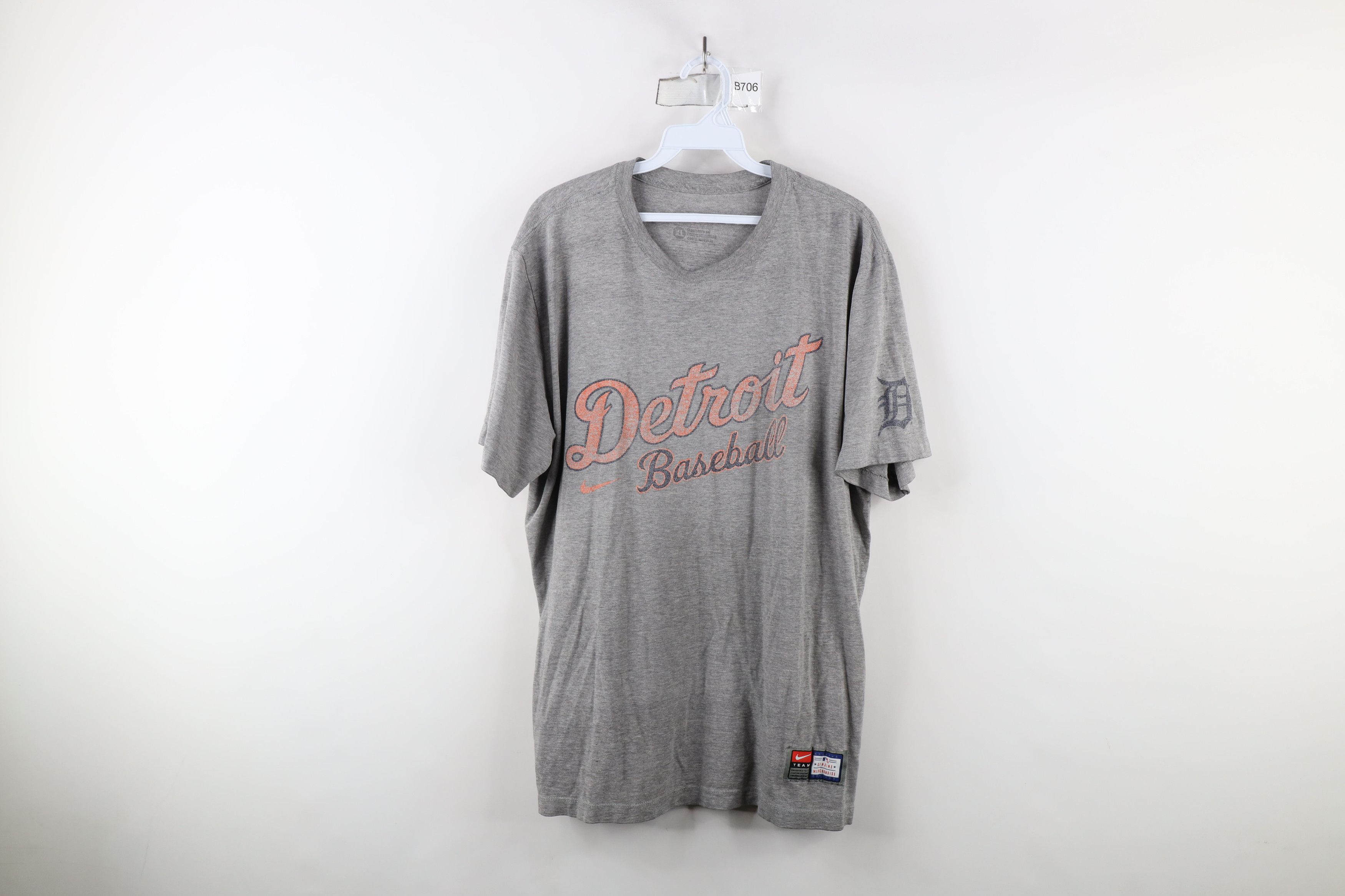 Nike × Vintage Vintage Nike Mini Swoosh Detroit Tigers Baseball T-Shirt Size US XL / EU 56 / 4 - 1 Thumbnail