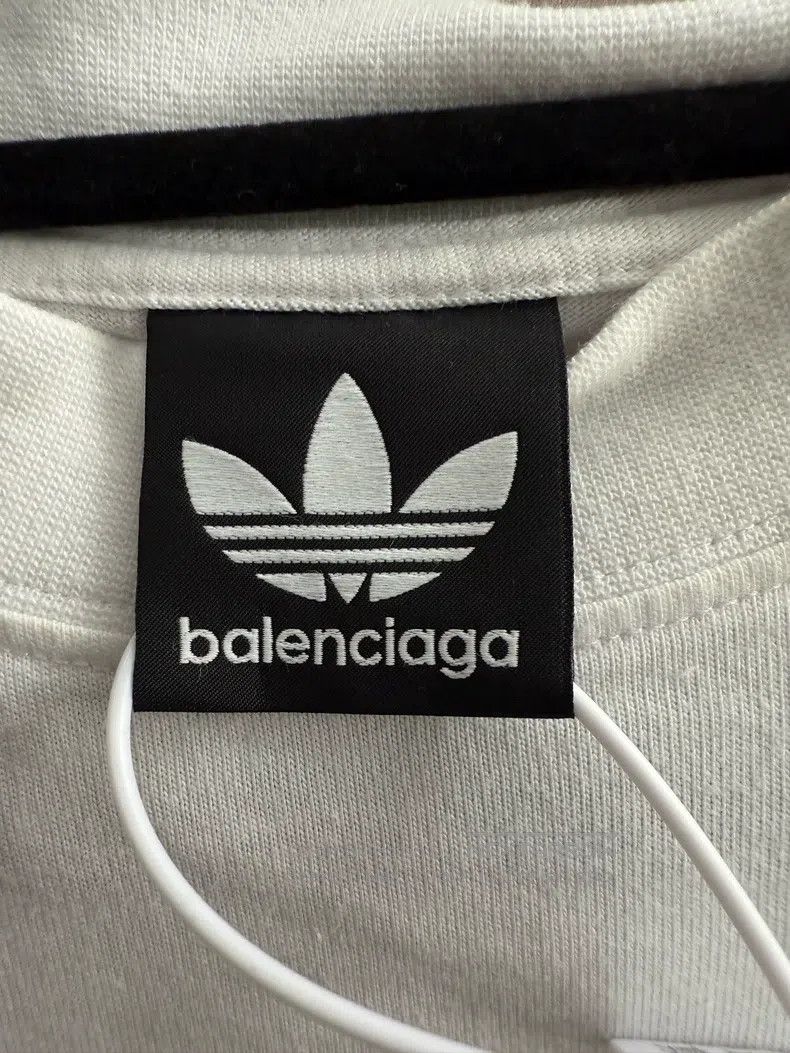 Balenciaga Balenciaga Logo letter embroidery short-sleeve T-shirt Size US S / EU 44-46 / 1 - 3 Thumbnail