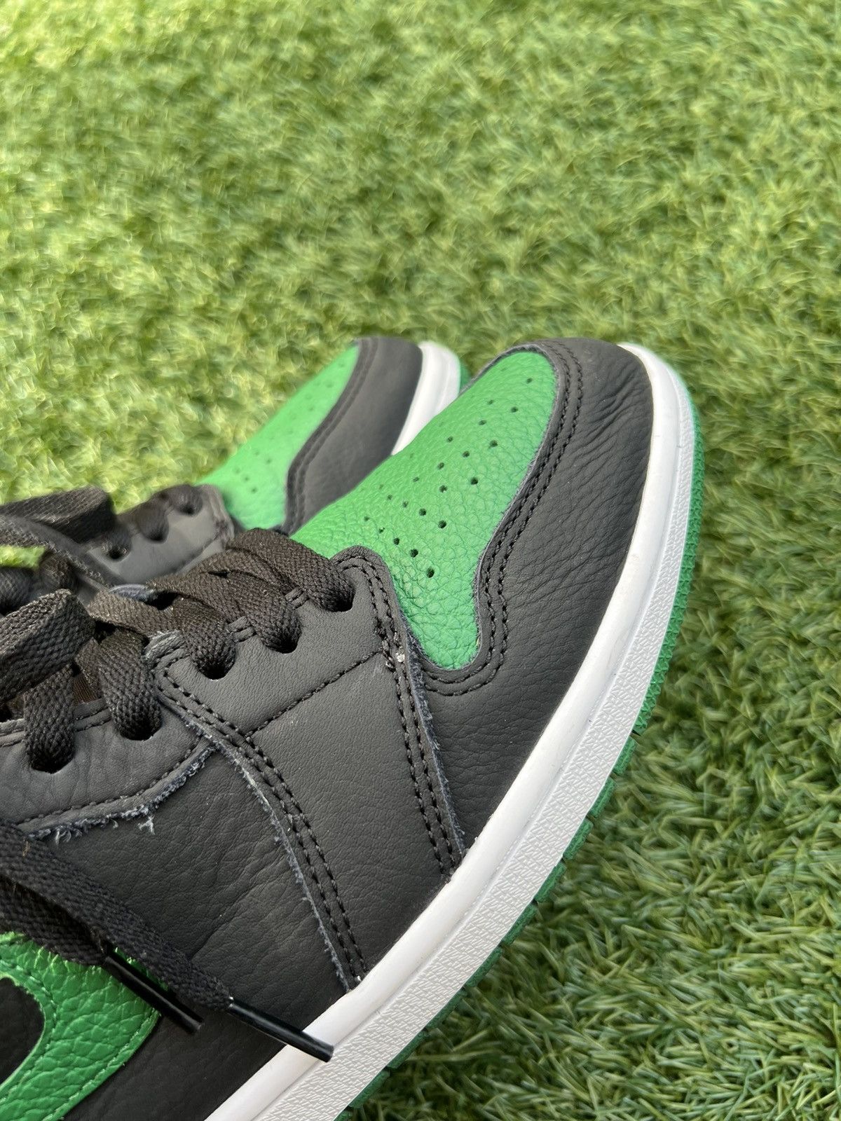 Jordan Brand Jordan 1 Retro High Pine Green Size US 10 / EU 43 - 12 Thumbnail