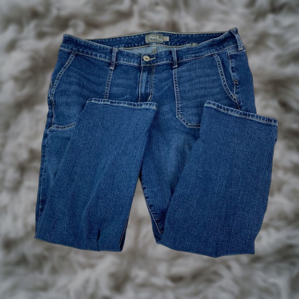 Torrid Torrid Womens Denim Jeans Blue Boyfriend Ankle Size 20 Distressed Feel The Fit Regular Rise 8.5-10.5 in Color Blue Size 42" / US 20 - 1 Thumbnail
